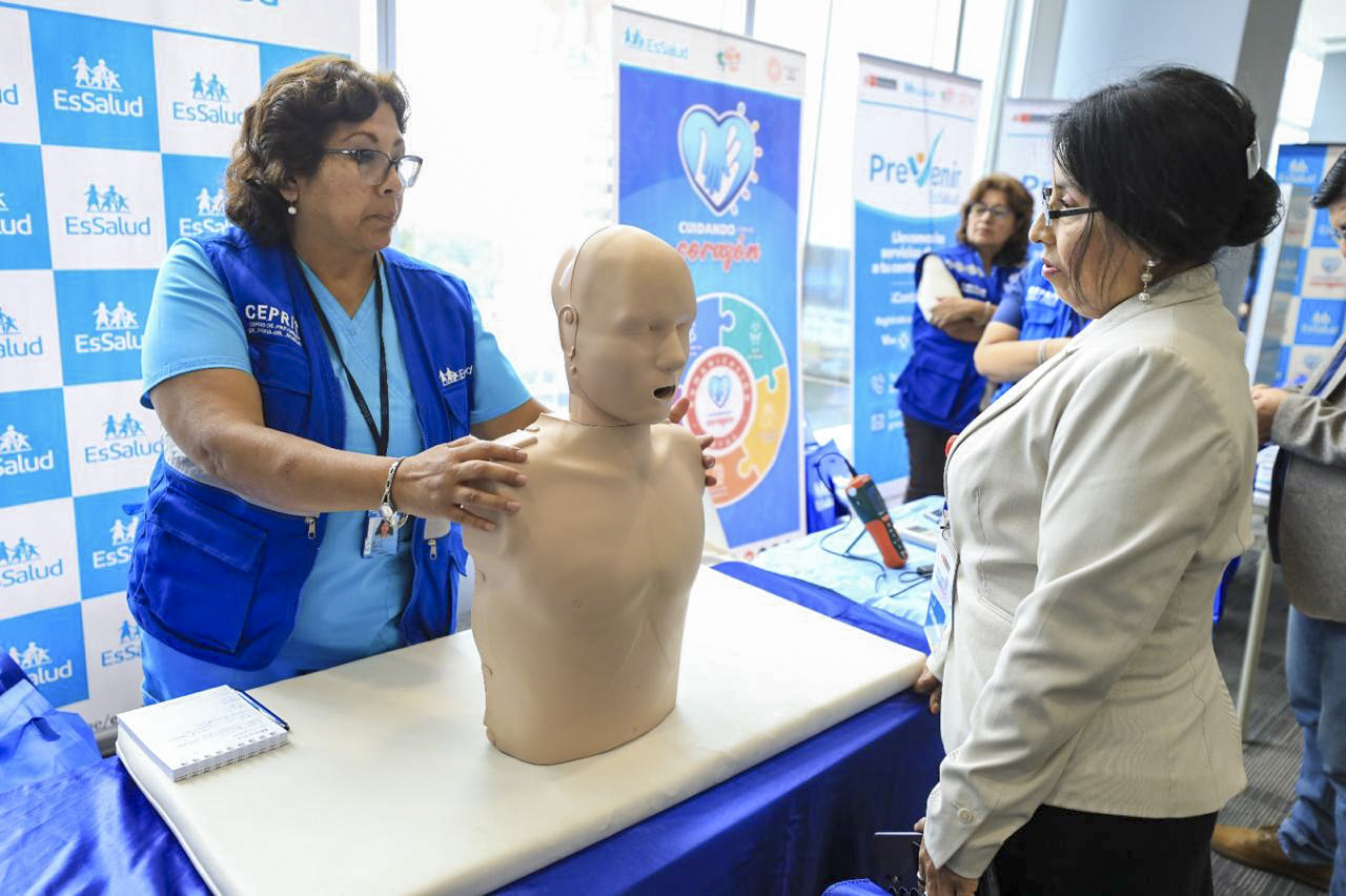 EsSalud capacitó a más de 69 mil trabajadores en salud ocupacional en lo que va del 2025