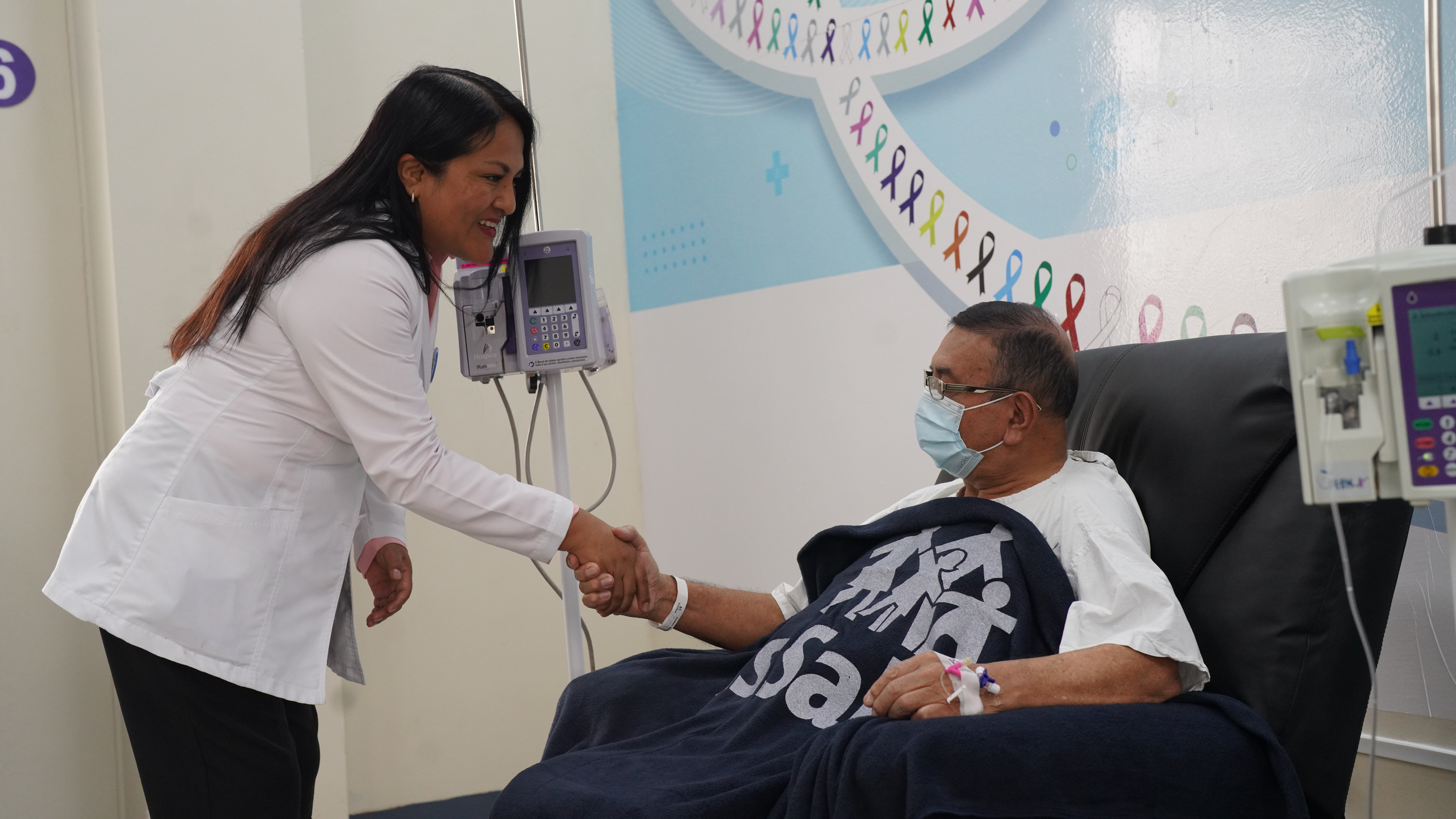 EsSalud inaugura nuevo ambiente de atención oncológica en el hospital Negreiros