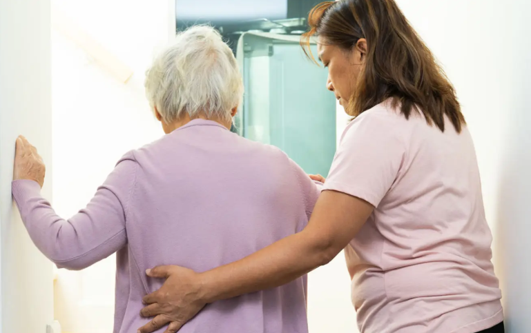 ¿Tu casa es segura para un adulto mayor? Los puntos críticos que debes revisar