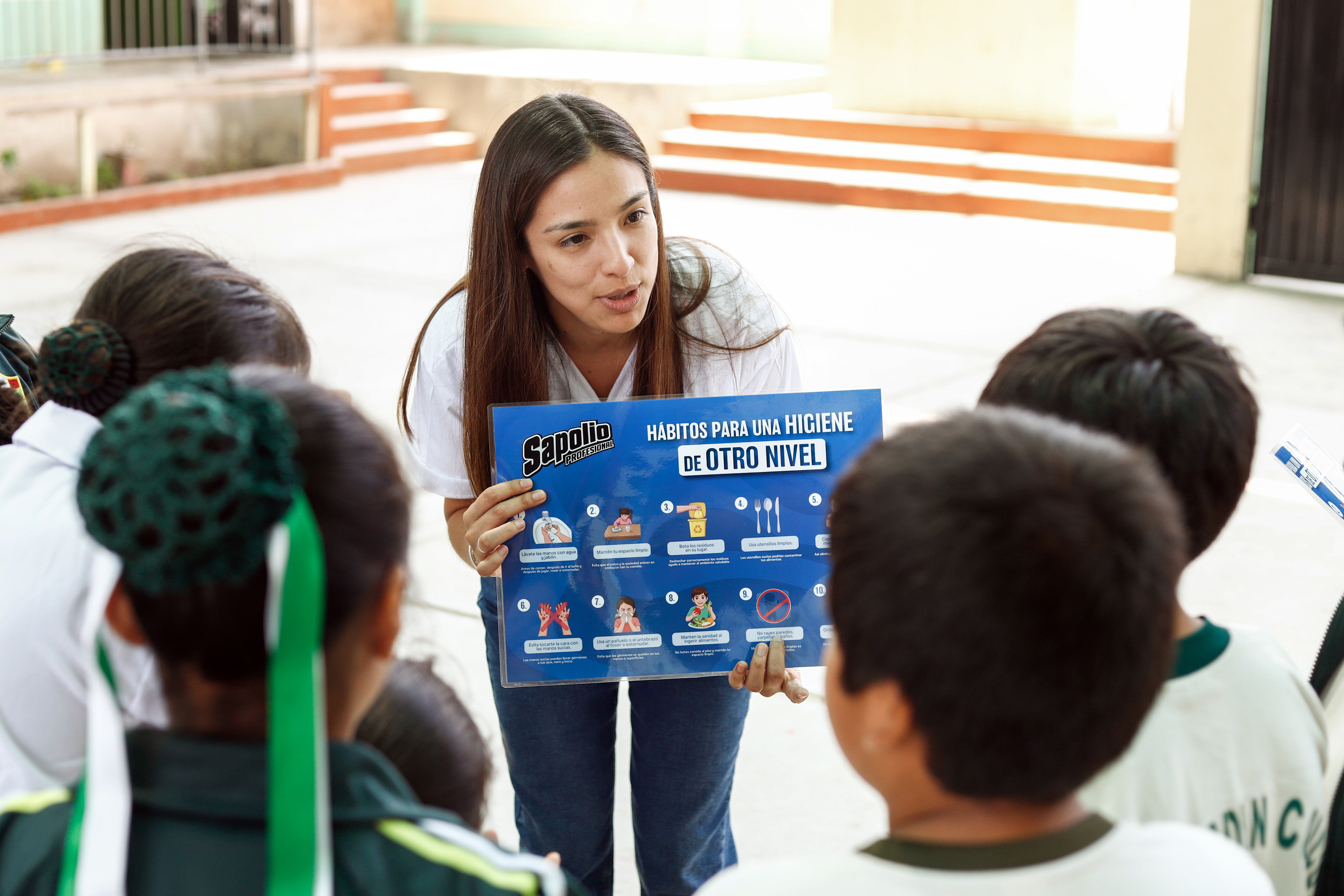Sapolio Profesional y Water For People impulsan voluntariado corporativo para fortalecer la higiene y el saneamiento en las escuelas