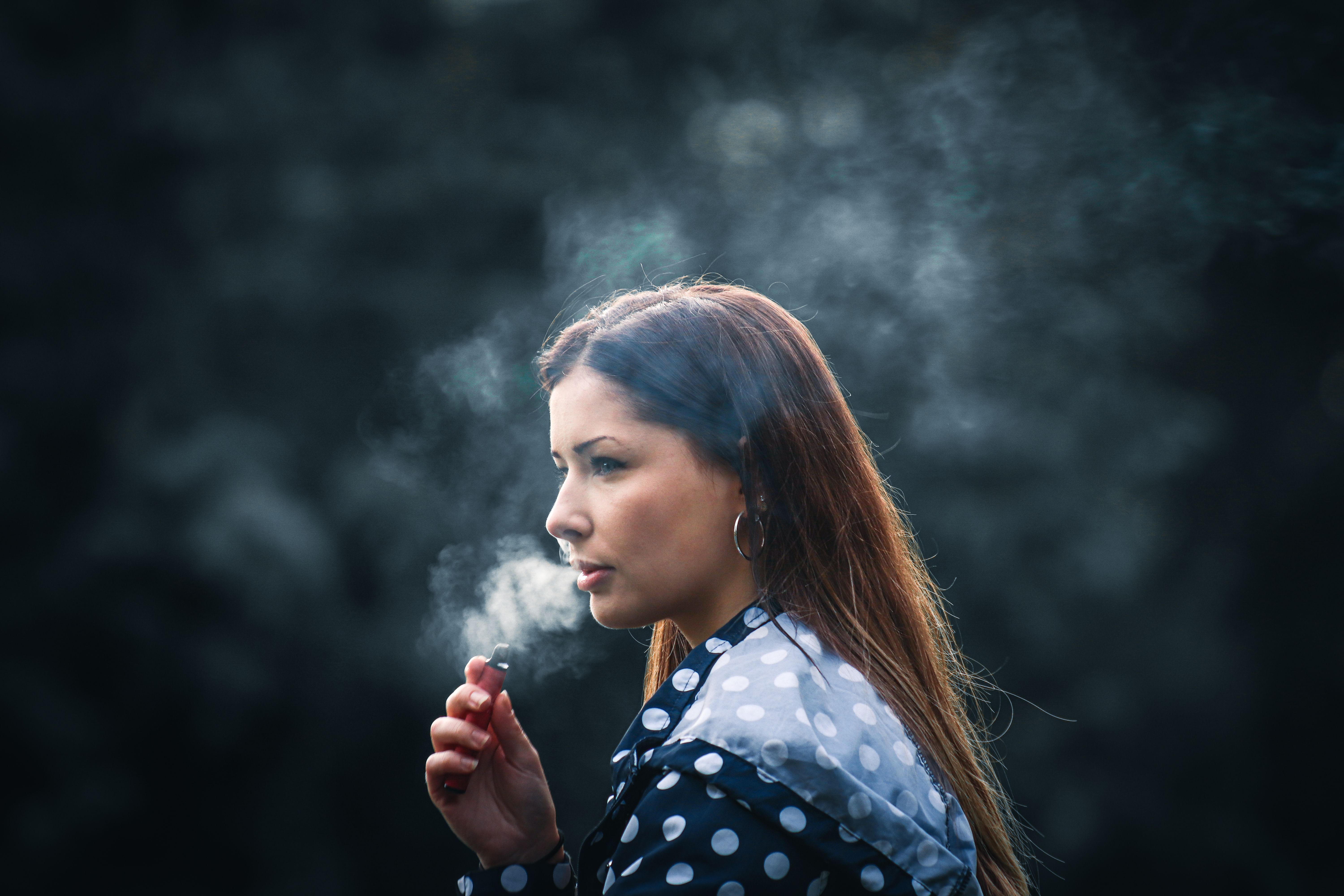 Cáncer de pulmón y vapeo: el riesgo oculto detrás de una falsa alternativa al tabaco