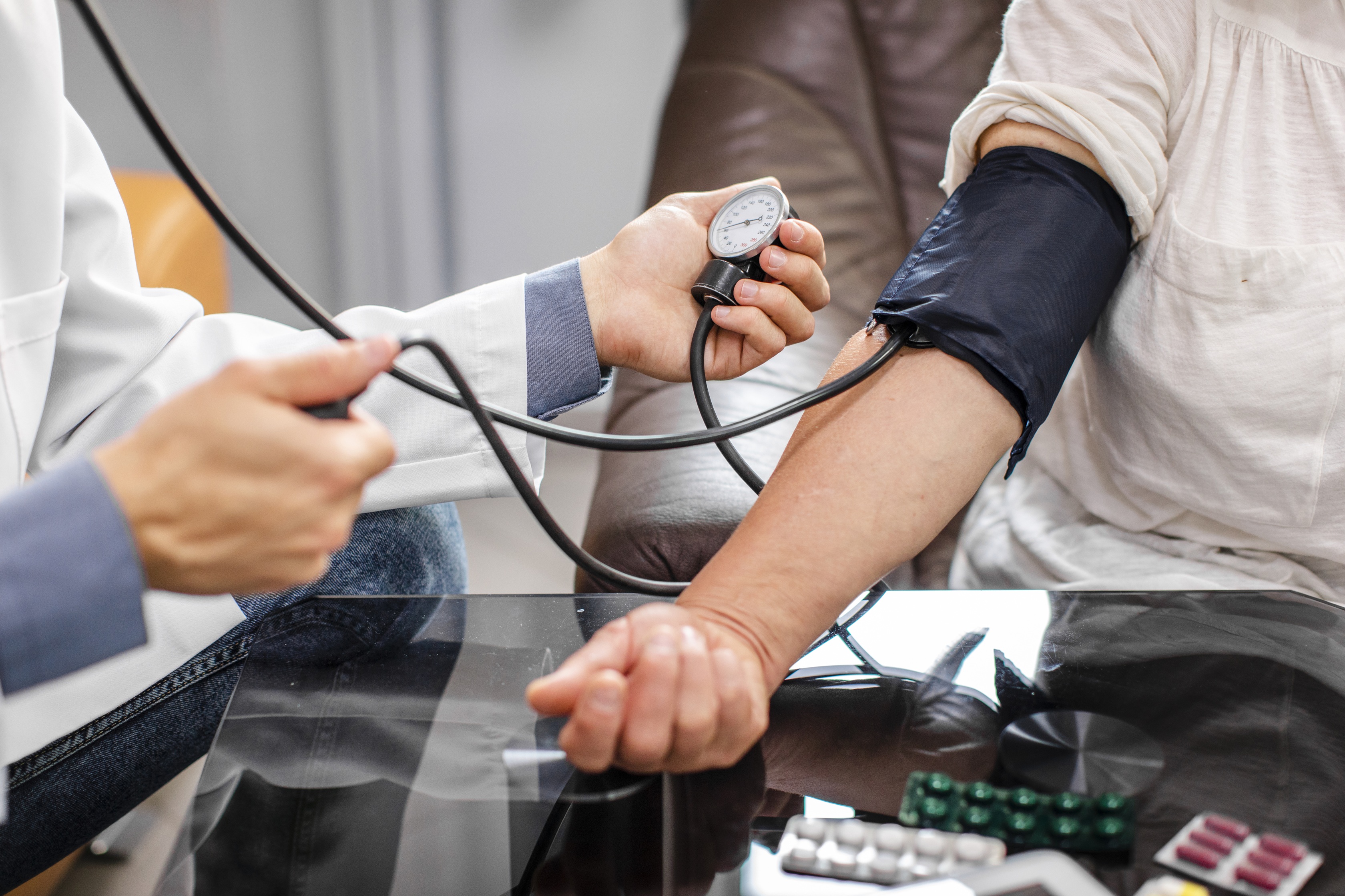 Recomendaciones clave para controlar factores de riesgo de las enfermedades cardiovasculares