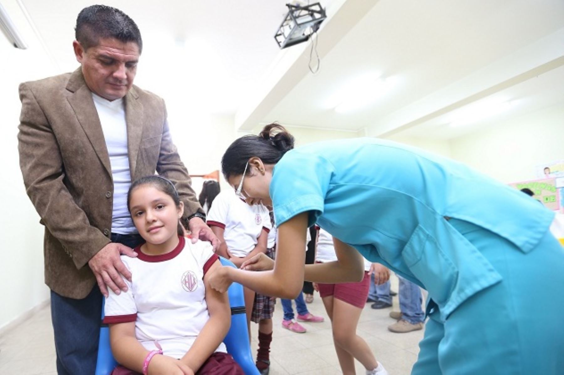 El 11 de abril se inicia vacunación de 200 mil niñas contra Virus de Papiloma Humano