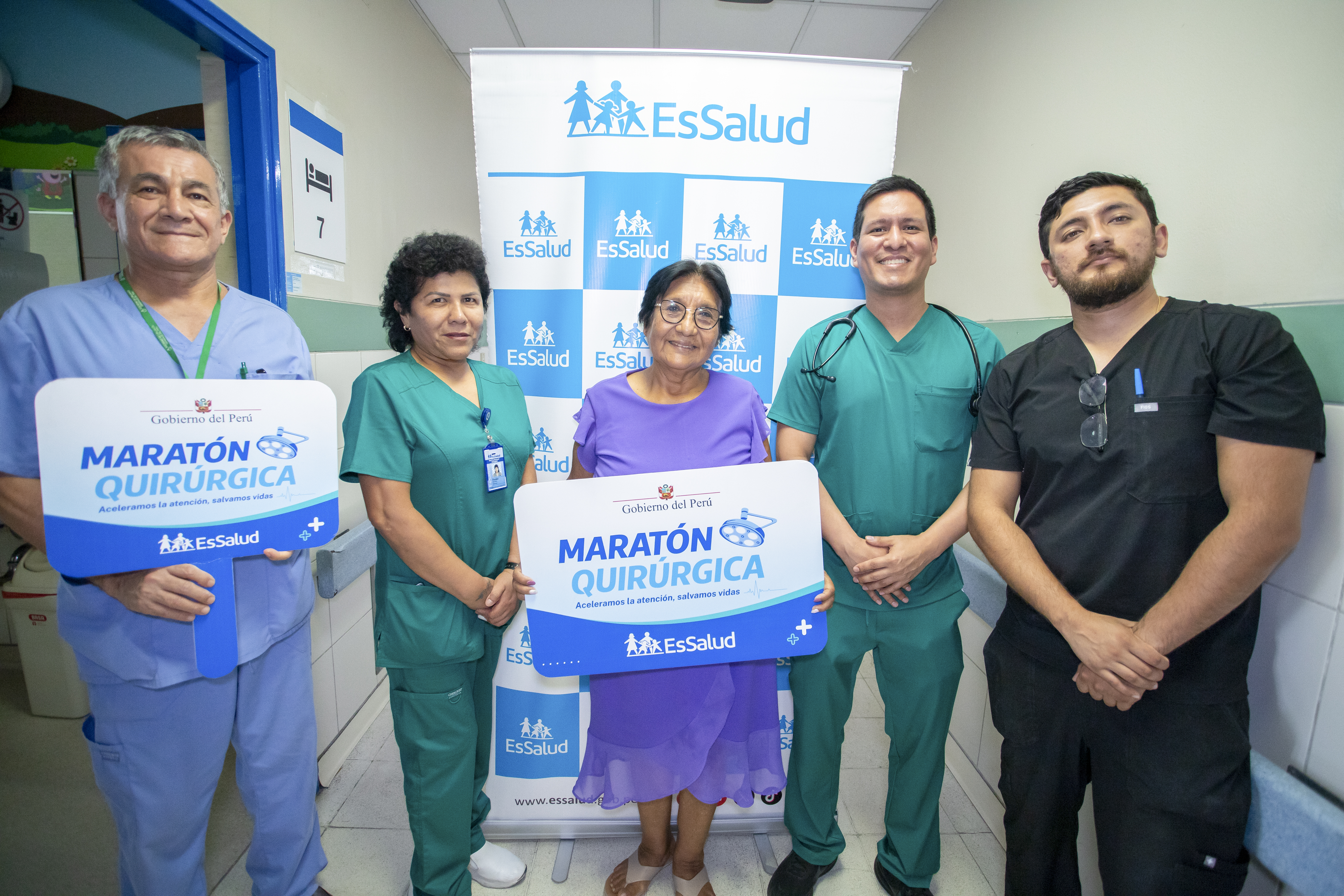 Maratón Quirúrgica Nacional: Jubilada mejora su calidad de vida tras cirugía de vesícula en el Hospital Alcántara de EsSalud