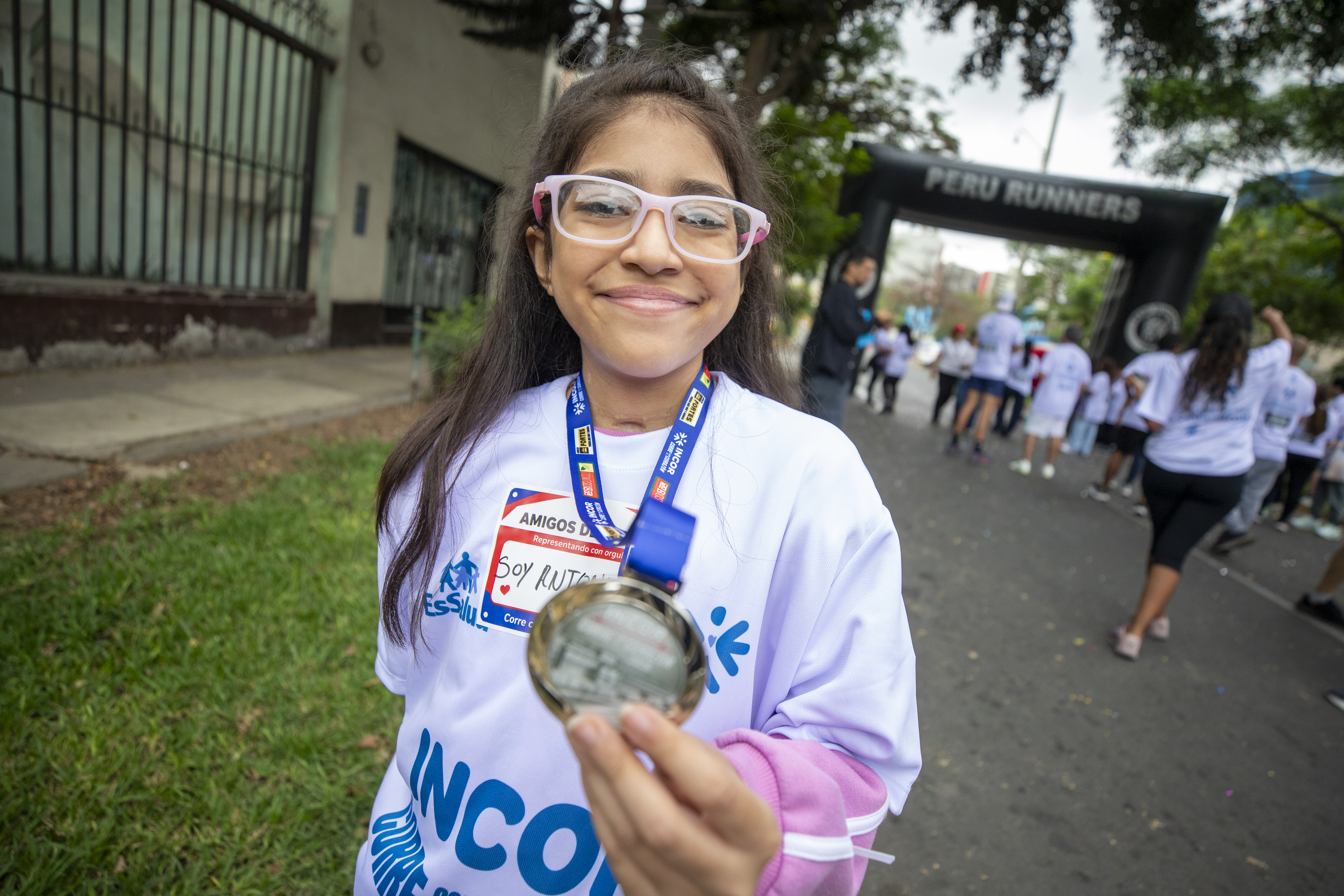 EsSalud: niña recibe trasplante de corazón, pasa 10 días con el tórax abierto, tres meses en UCI y ahora corre en maratón