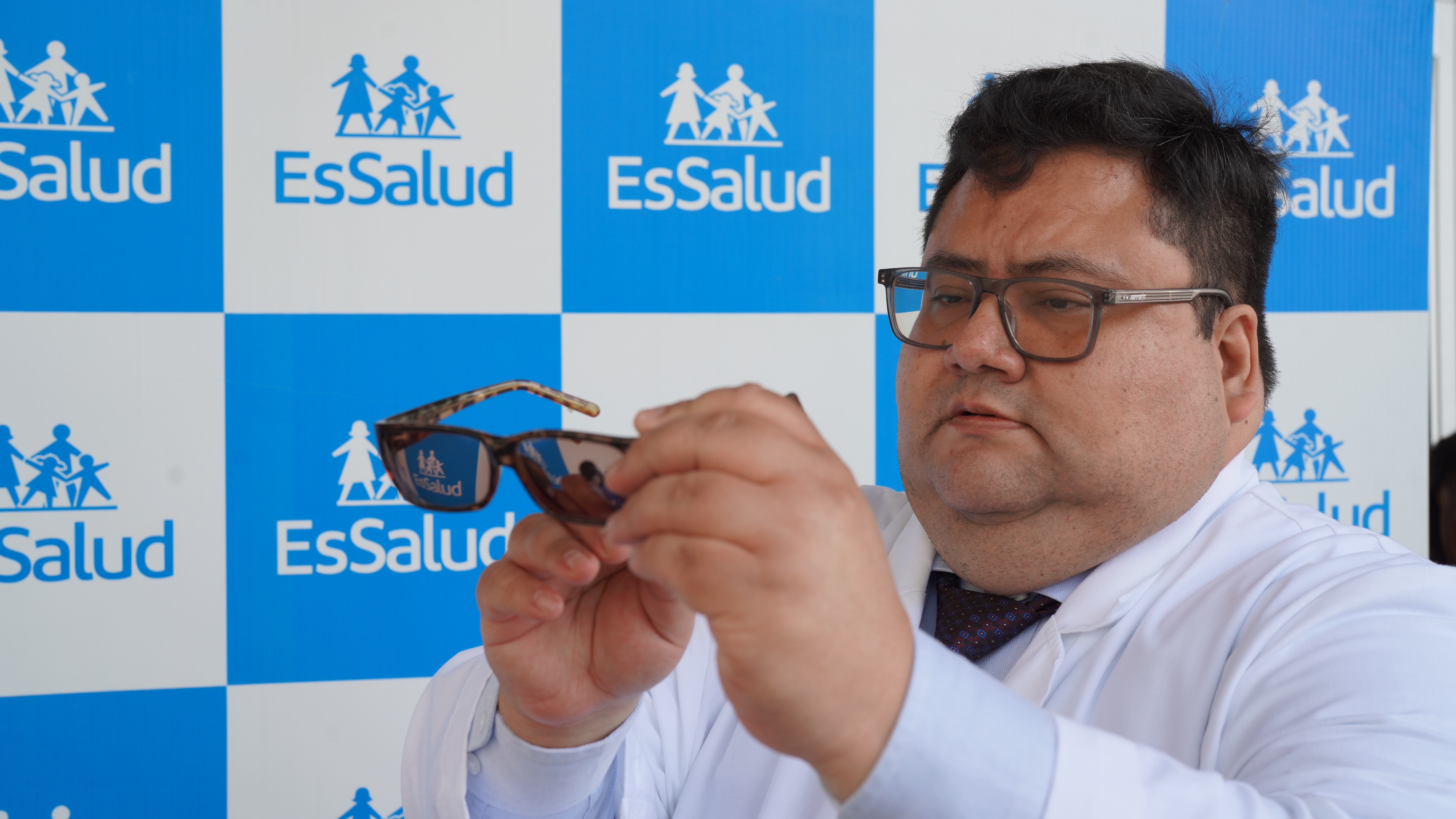 Ojos en riesgo este verano: EsSalud advierte efectos de la radiación solar