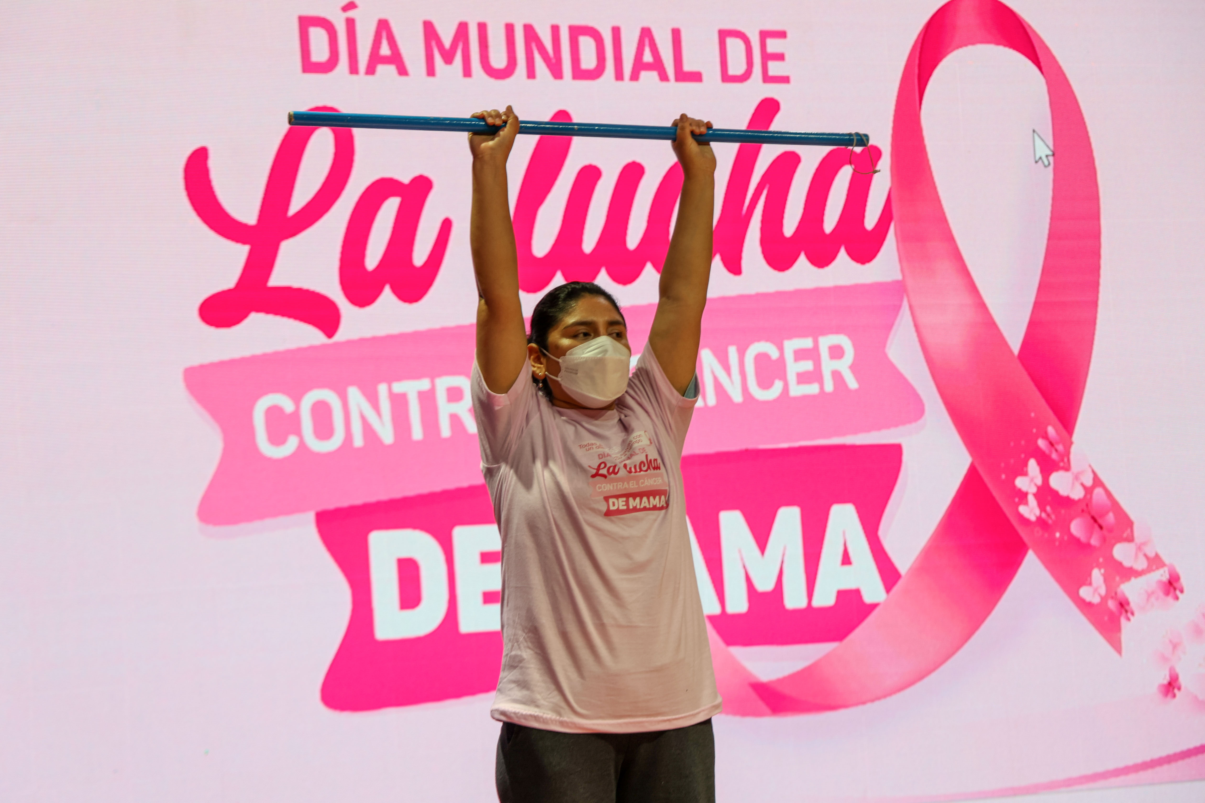 EsSalud insta a las mujeres a realizarse autoexamen y chequeos preventivos para detectar y combatir a tiempo el cáncer de mama