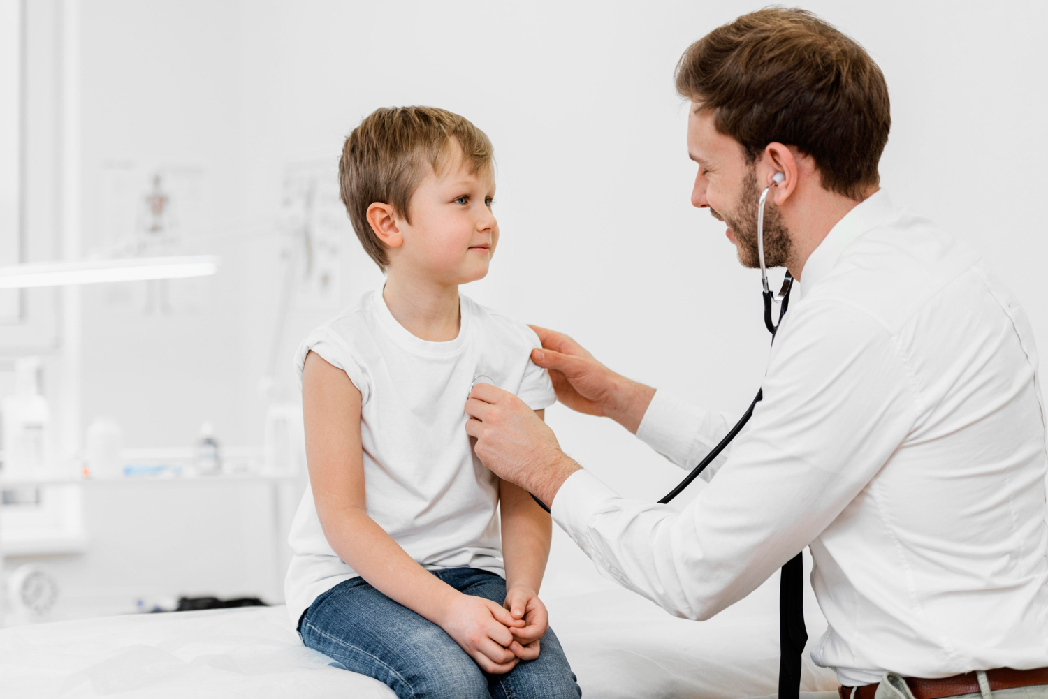 Regreso a clases: el checklist de salud que todo padre debería revisar en sus hijos