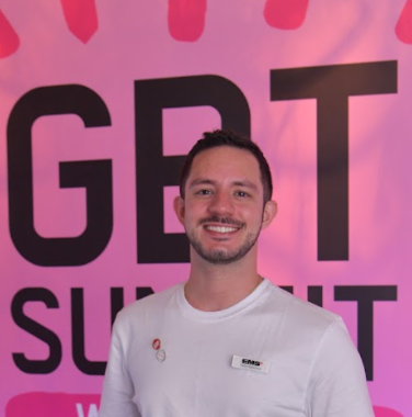 Las fiestas de fin de año pueden aumentar hasta 4 veces el riesgo de sufrir problemas bucales, advierten expertos