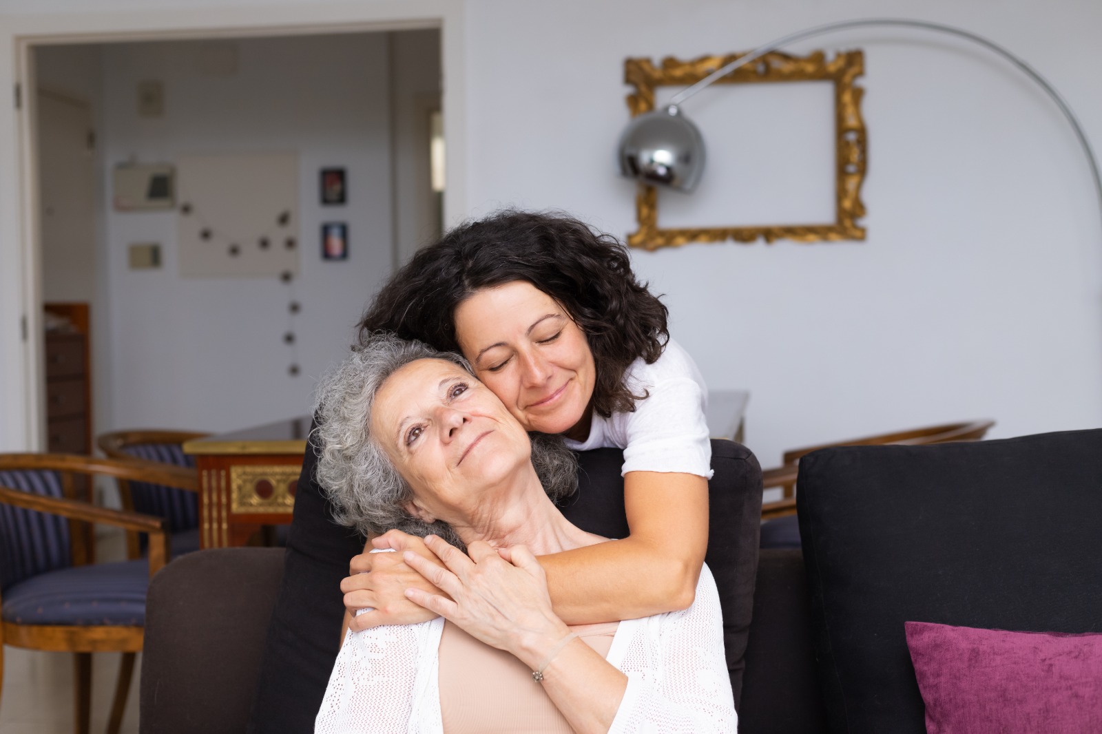 Rutina nocturna para adultos mayores: tres consejos para que toda la familia descanse bien