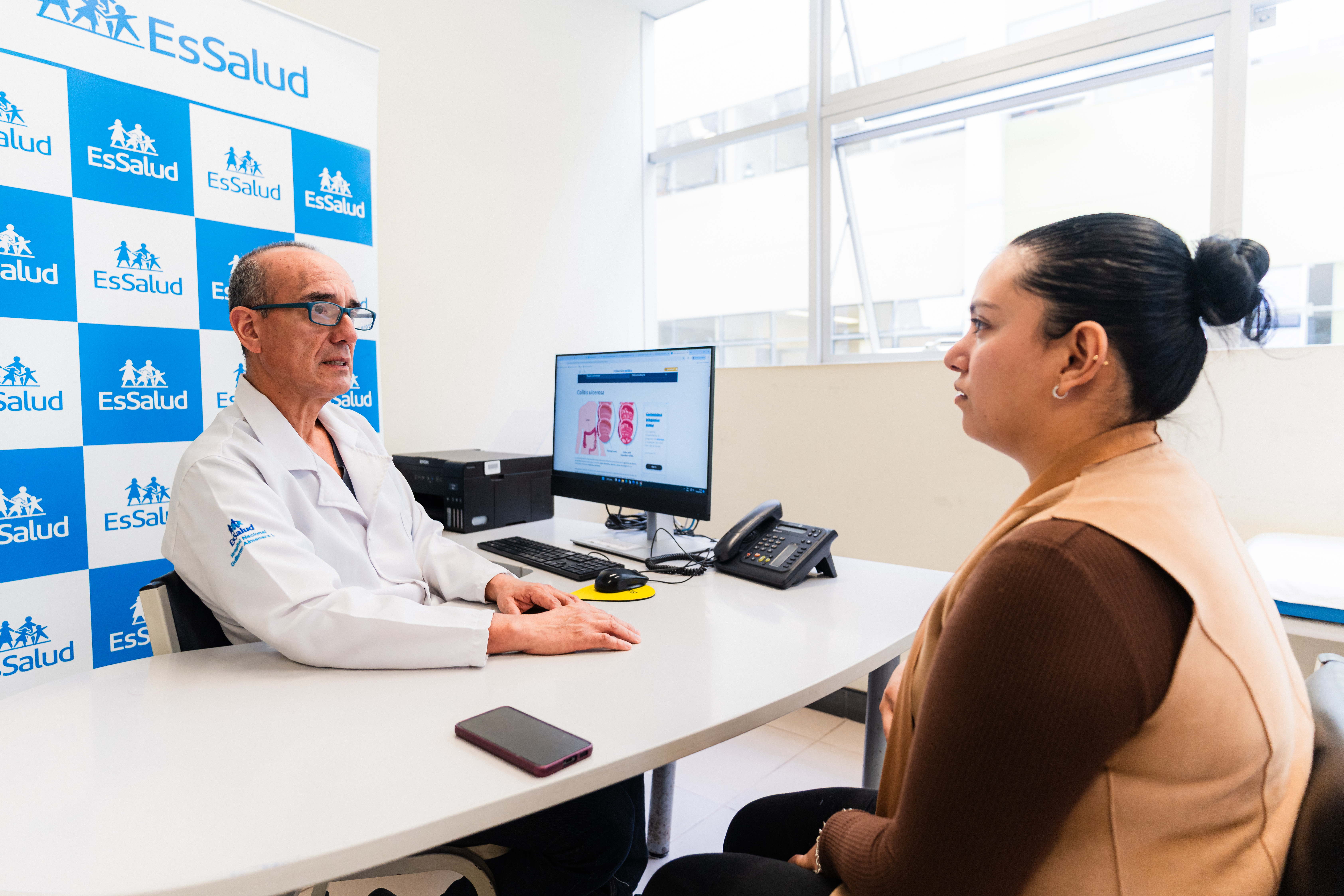 * Especialistas advierten que afecciones crónicas como la colitis ulcerativa y la enfermedad de Crohn vienen en aumento progresivo en el país debido al consumo de ultraprocesados.