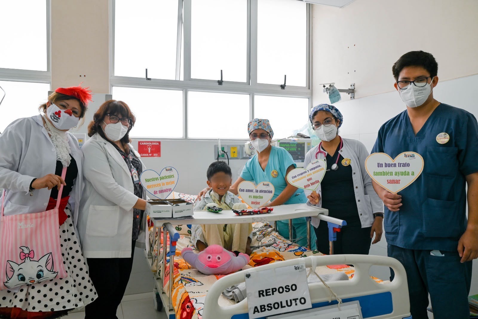 El buen trato también cura: equipo del INSN Breña demuestra que el afecto y la empatía son la medicina más poderosa para los pacientes