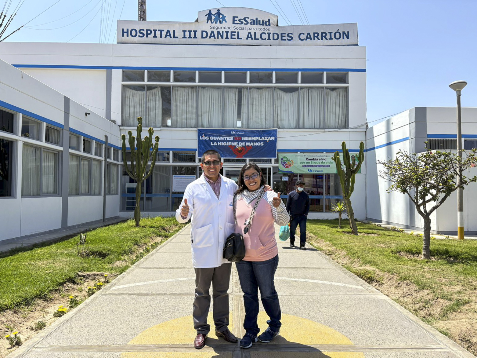 Maestra tacneña afectada por endometriosis severa recupera calidad de vida gracias a compleja cirugía en EsSalud