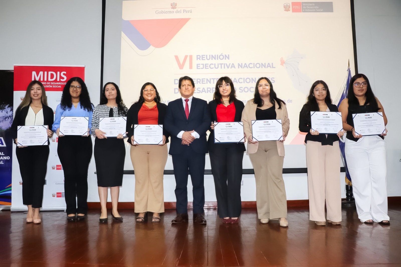 Midis lanzó convocatoria nacional para reconocer las mejores investigaciones de jóvenes sobre desarrollo e inclusión social