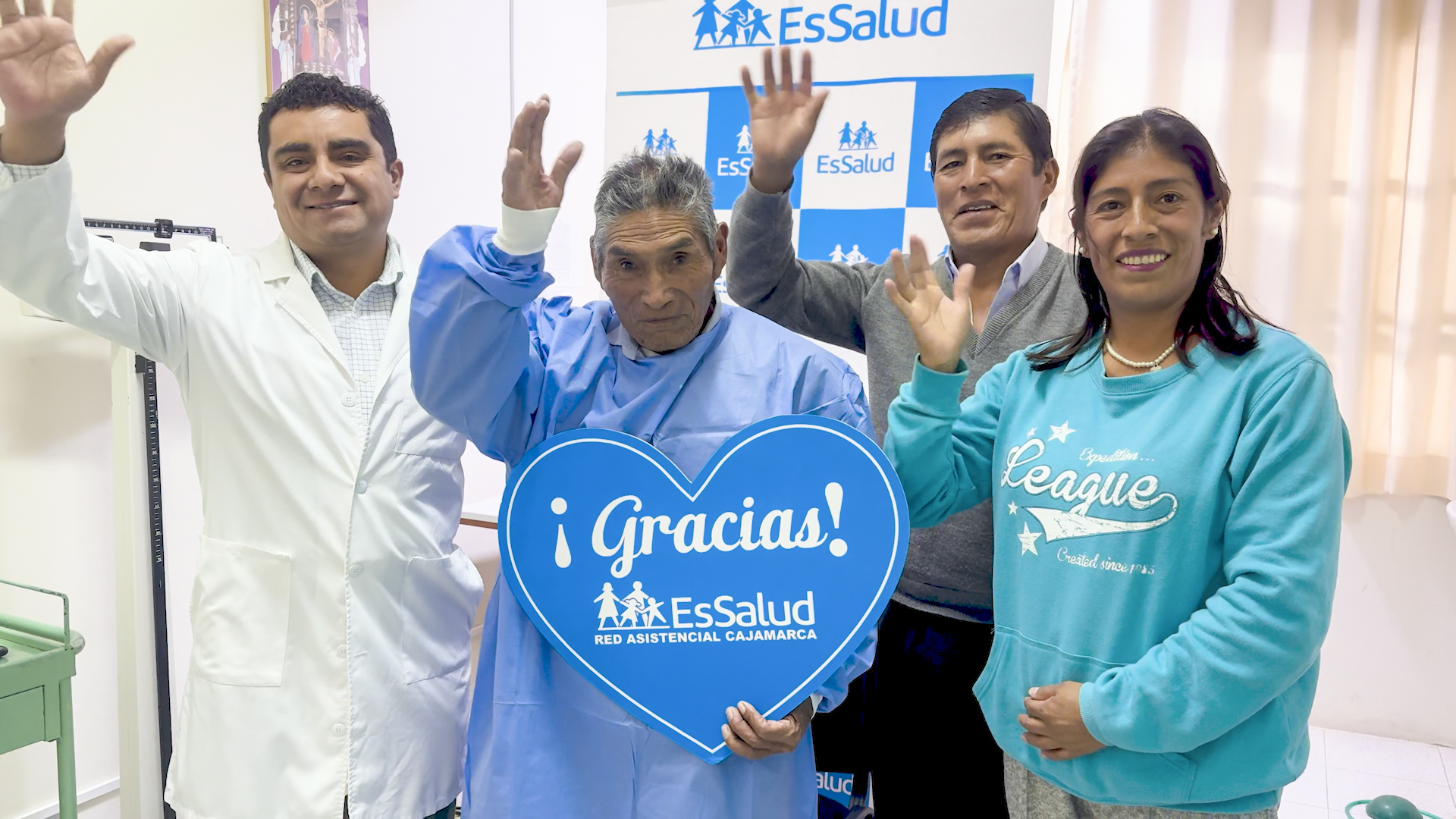 EsSalud Cajamarca realiza por primera vez cirugía laparoscópica avanzada y devuelve calidad de vida a paciente de 86 años