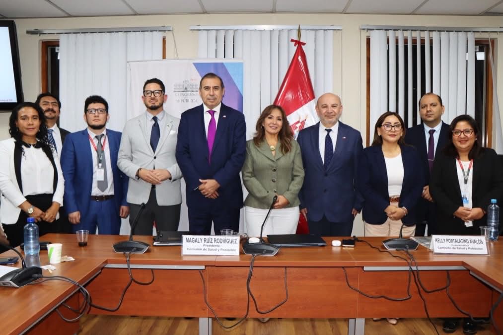 COMISIÓN DE SALUD DEL CONGRESO IMPULSA INTERCAMBIO PERÚ-CHILE PARA FORTALECER LALUCHA CONTRA EL CÁNCER
