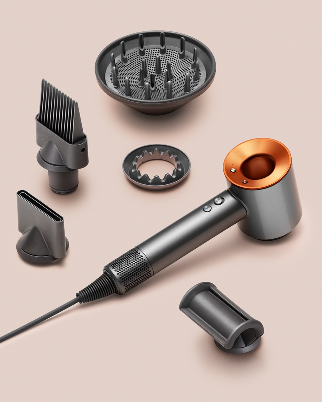 DE HERRAMIENTA BÁSICA A ÍCONO DE BELLEZA: LA EVOLUCIÓN DE LA SECADORA DE CABELLO