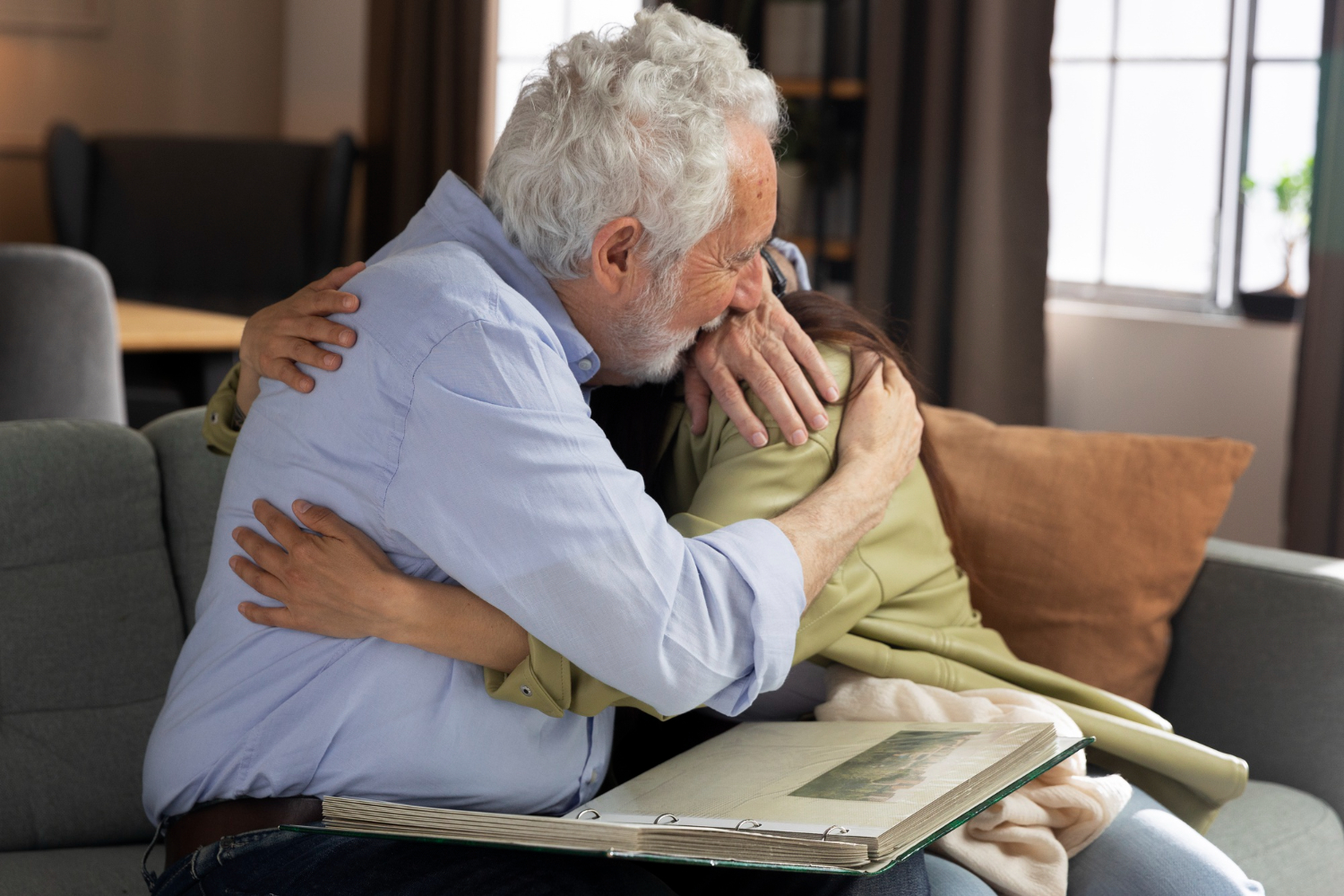 Señales de alerta: cómo reconocer síntomas tempranos del Alzheimer en adultos mayores
