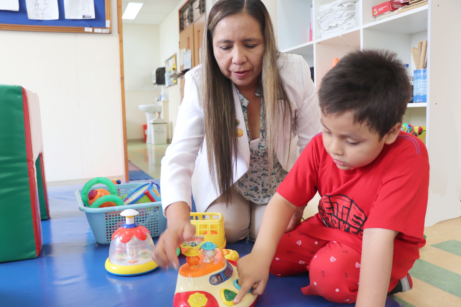 Más allá del diagnóstico: rehabilitación integral permite a niños con autismo alcanzar autonomía e inclusión