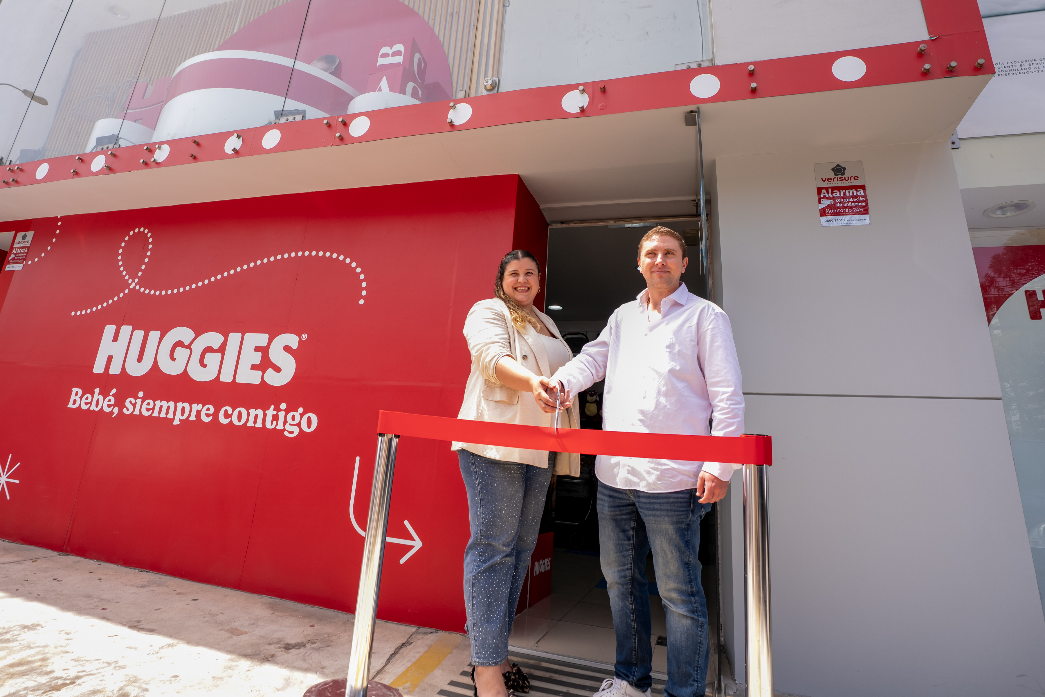 Huggies lanza una experiencia renovada en su tienda insignia de Miraflores