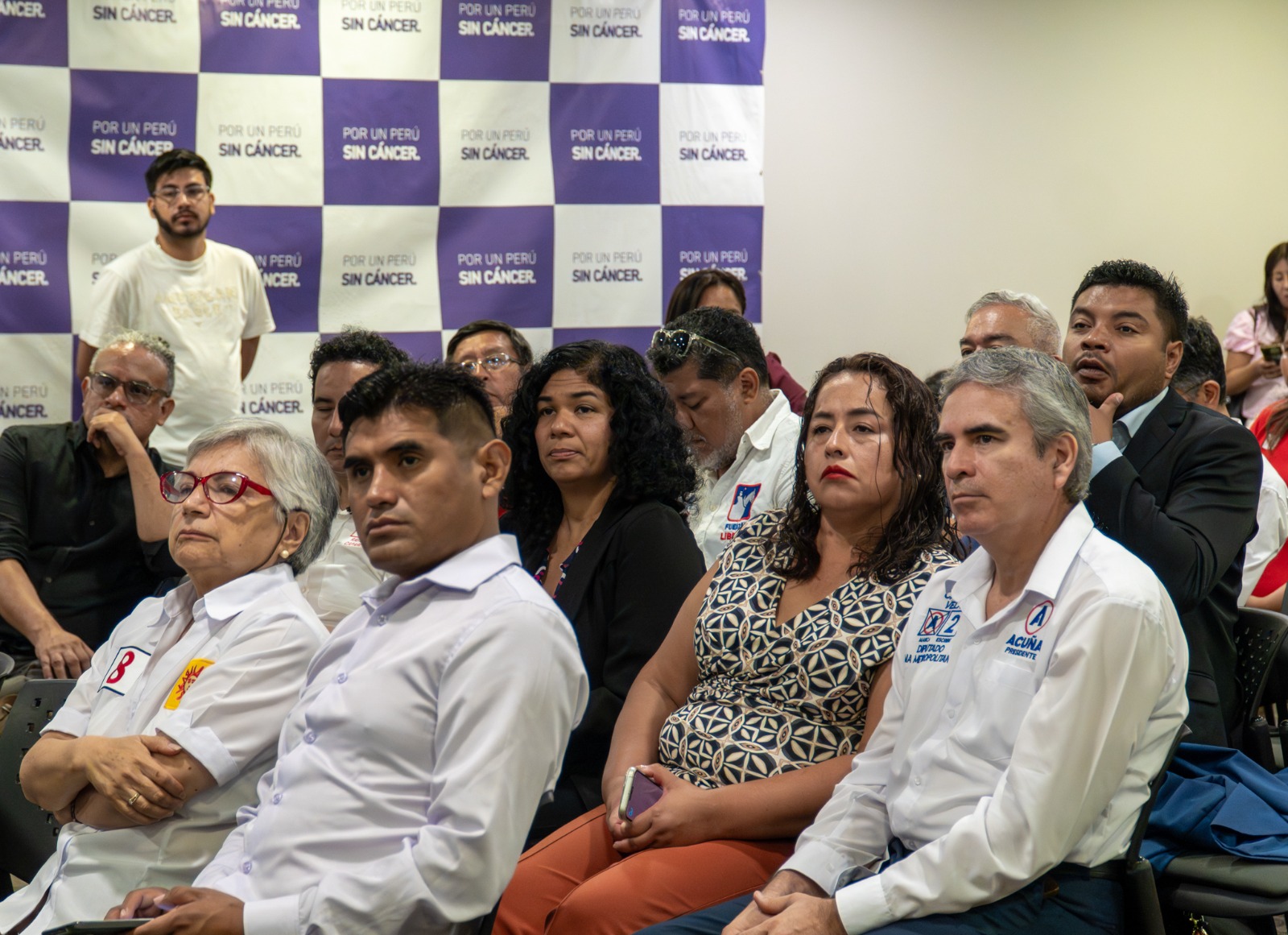 Por primera vez, aspirantes a senadores y diputados analizan los desafíos para mejorar lucha contra el cáncer