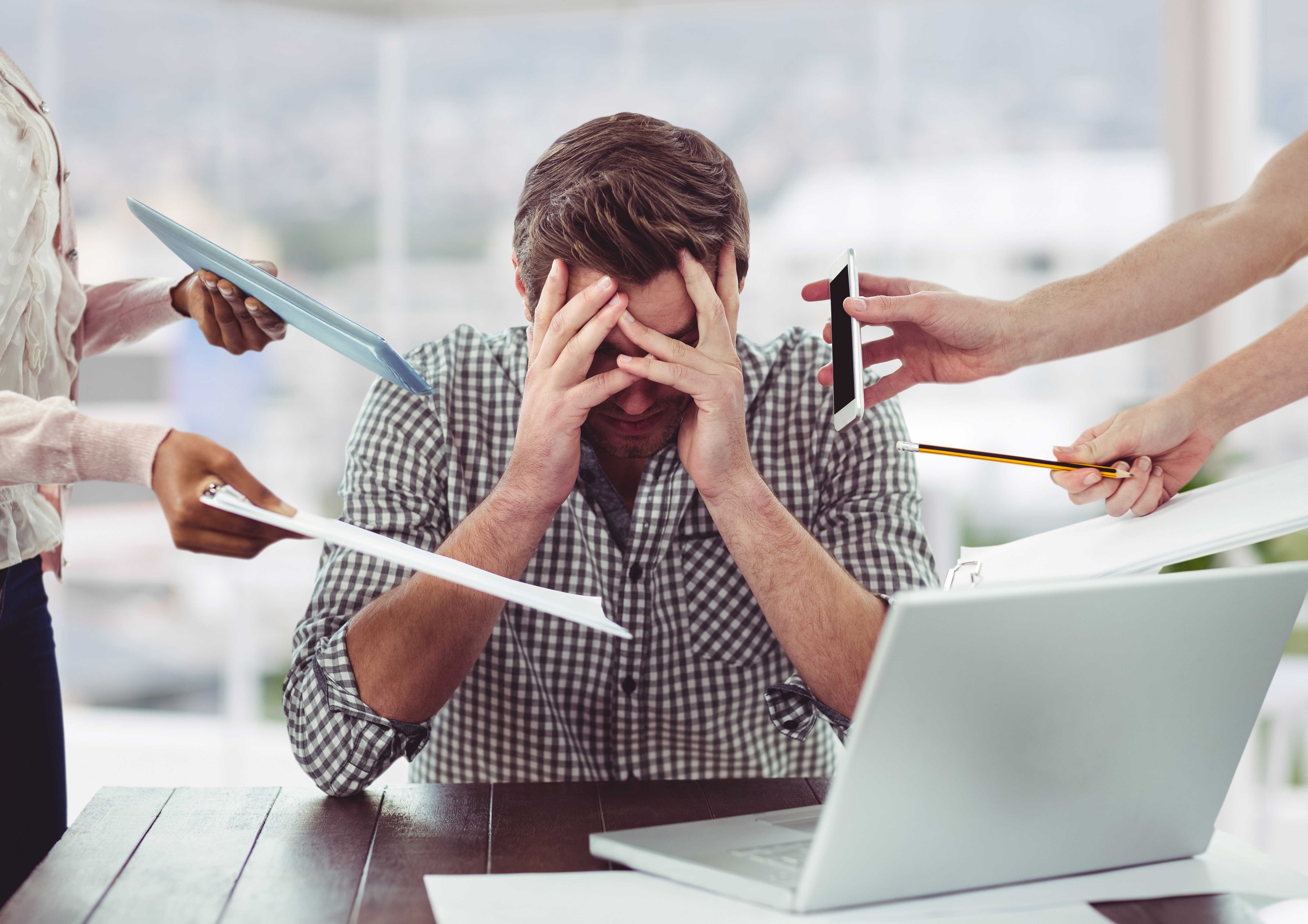 Burnout laboral: la razón por la que cada vez más personas buscan reinventarse