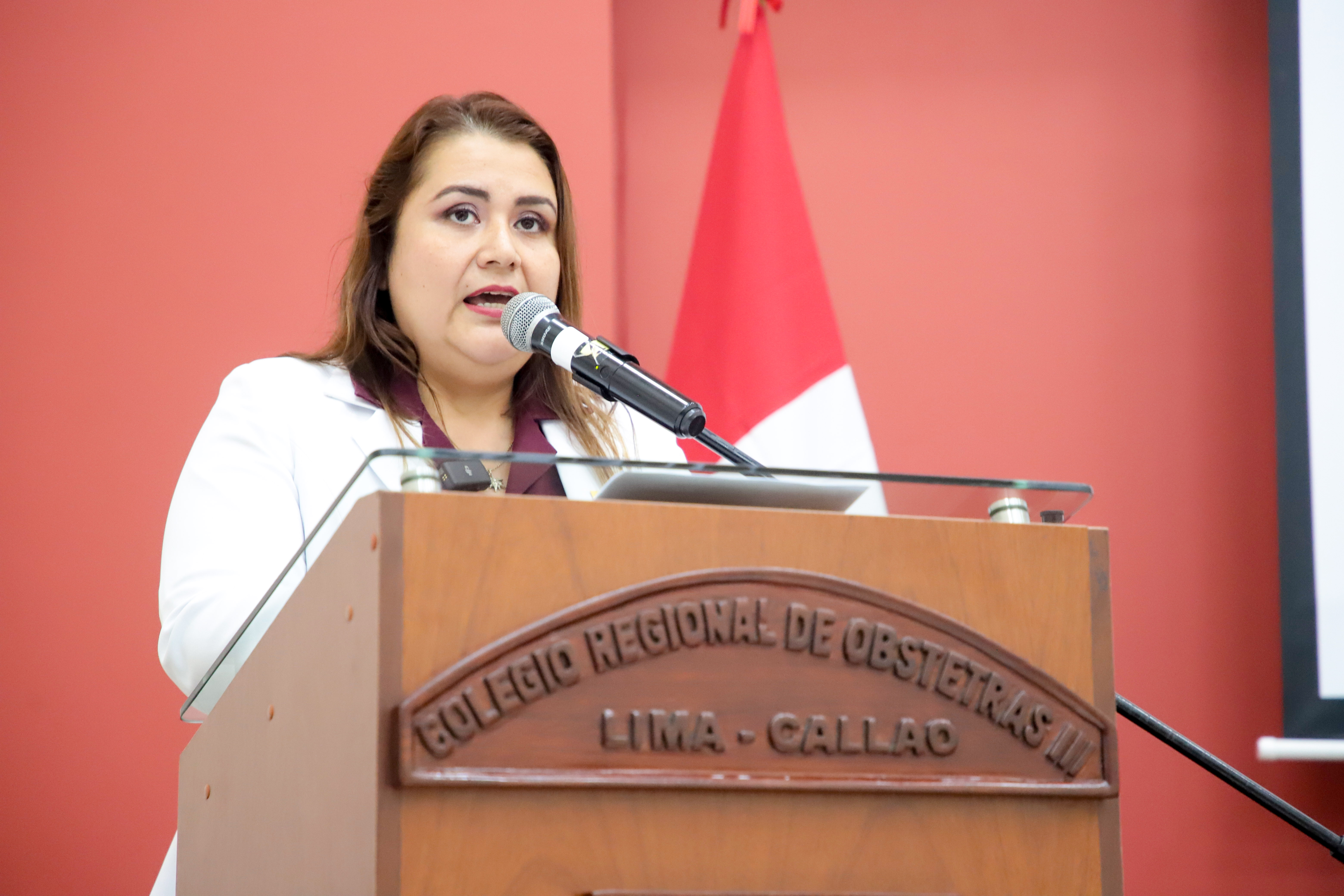 COLEGIO DE OBSTETRAS DEL PERÚ RENUEVA AUTORIDADES
