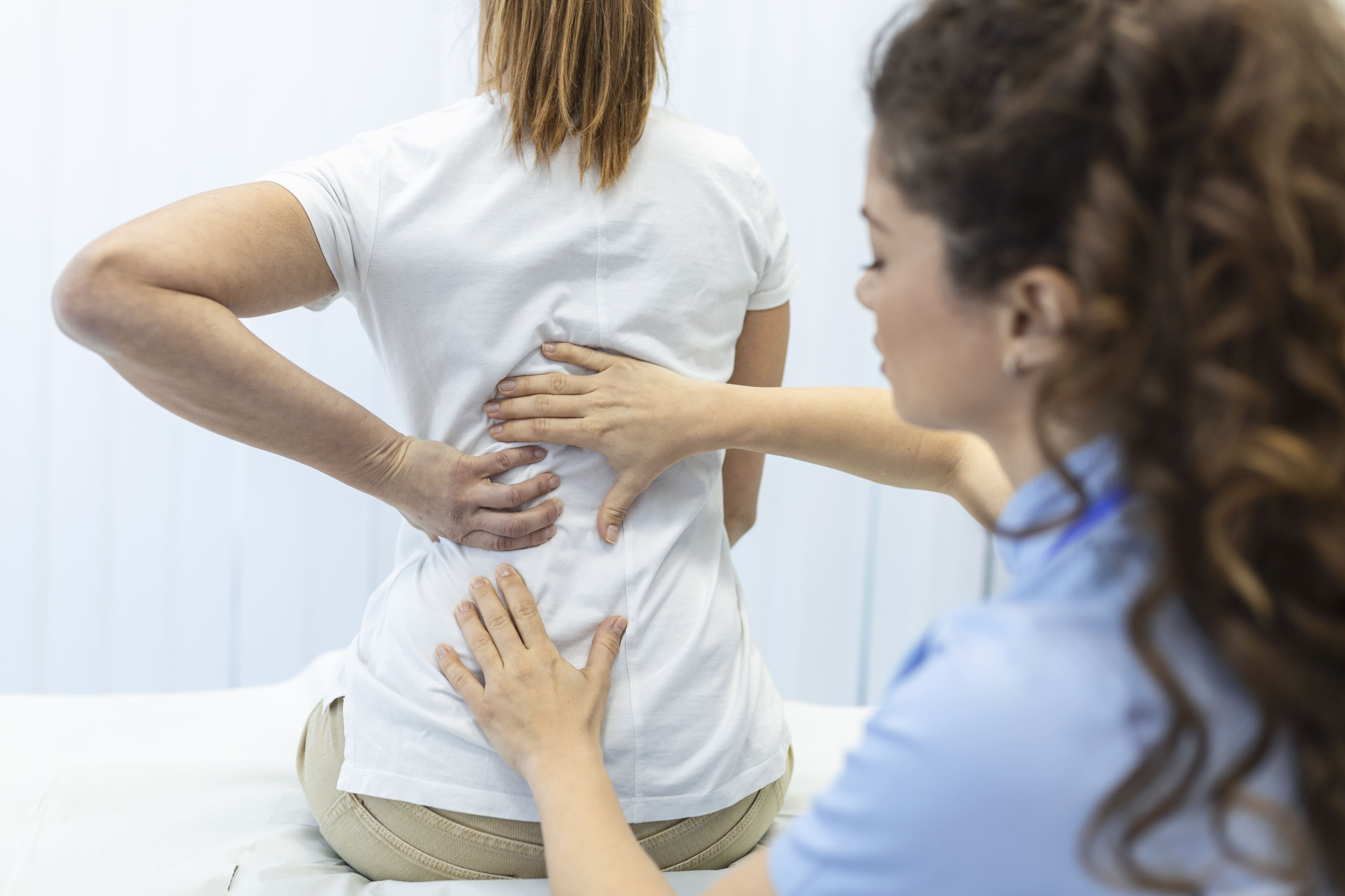 ¿Qué es la lumbalgia y cuándo debes prestarle atención?
