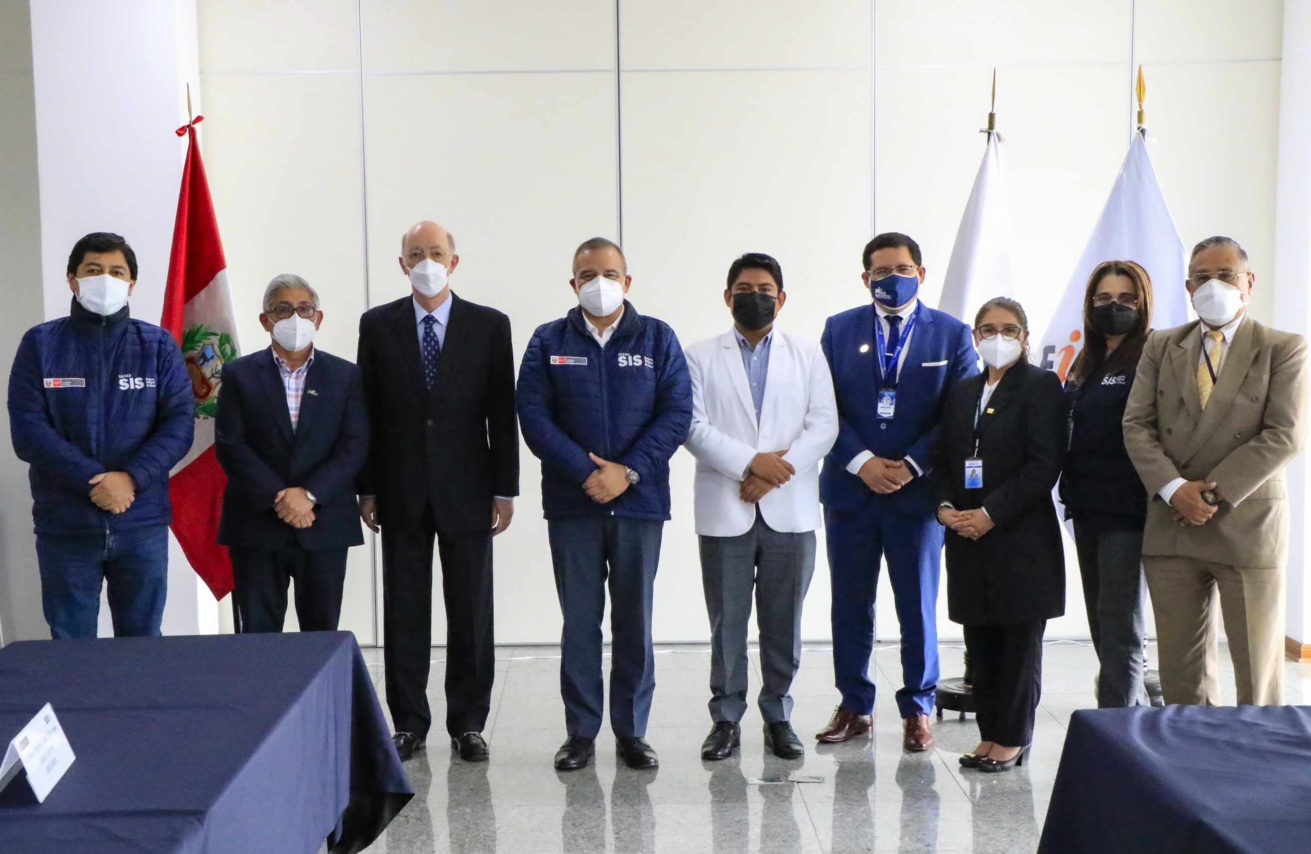 SIS y los institutos de enfermedades neoplásicas fortalecerán acciones en favor de pacientes oncológicos 