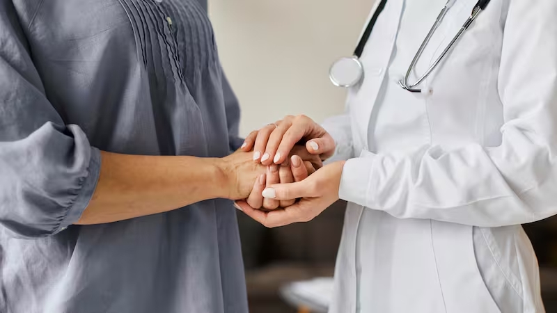 Adiós a la discriminación: La ley del olvido oncológico revoluciona el acceso a seguros de salud en Perú