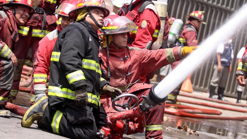 SIS financió más de 3,700 atenciones de bomberos a nivel nacional durante la pandemia