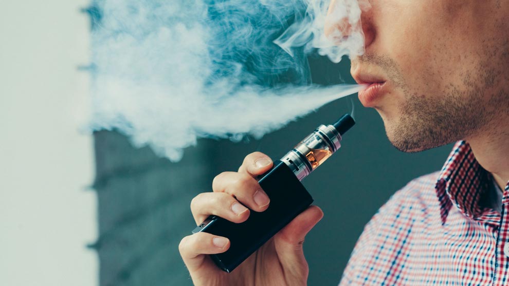 El vape puede ocasionar lesiones pulmonares por las sustancias tóxicas que contienen.