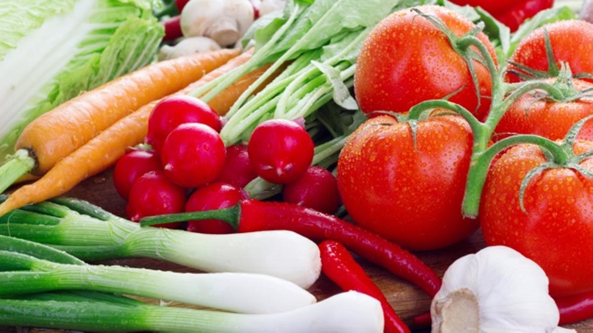 Adecuada alimentación en verano para estar hidratados y protegernos de los rayos solares.