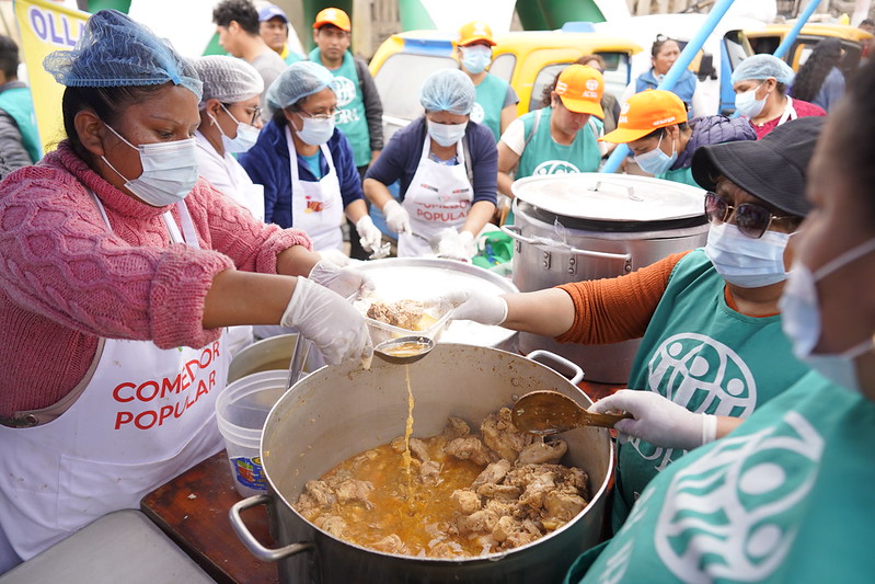 Midis garantiza la atención del servicio alimentario a los damnificados del incendio en San Juan de Miraflores