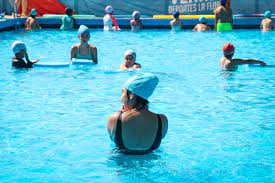 ¿Vacaciones seguras bajo el sol? Protege la piel de tus hijos con estas recomendaciones esenciales