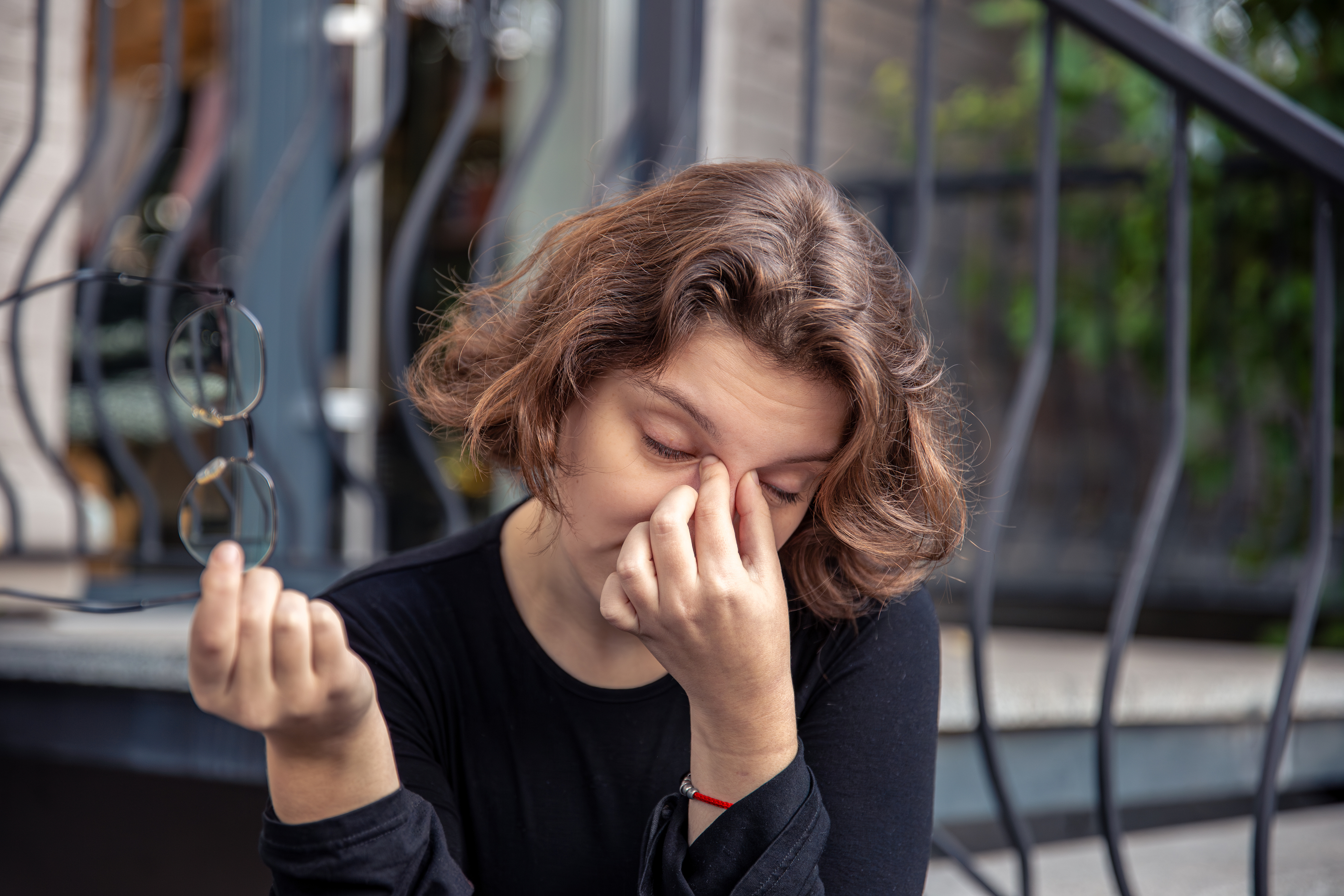 ¿Ojo rojo, ardor y picazón? Podrías tener alergia ocular o síndrome de ojo seco y no saberlo