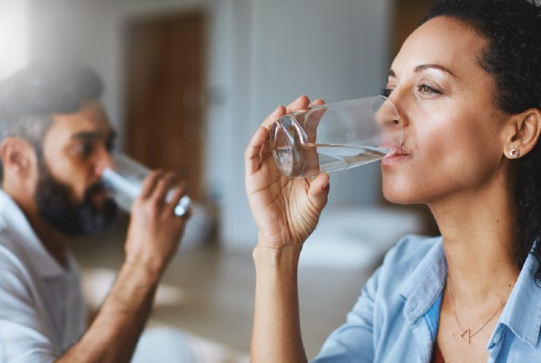 ¿CÓMO IDENTIFICAR SI EL AGUA ES SEGURA PARA EL CONSUMO?