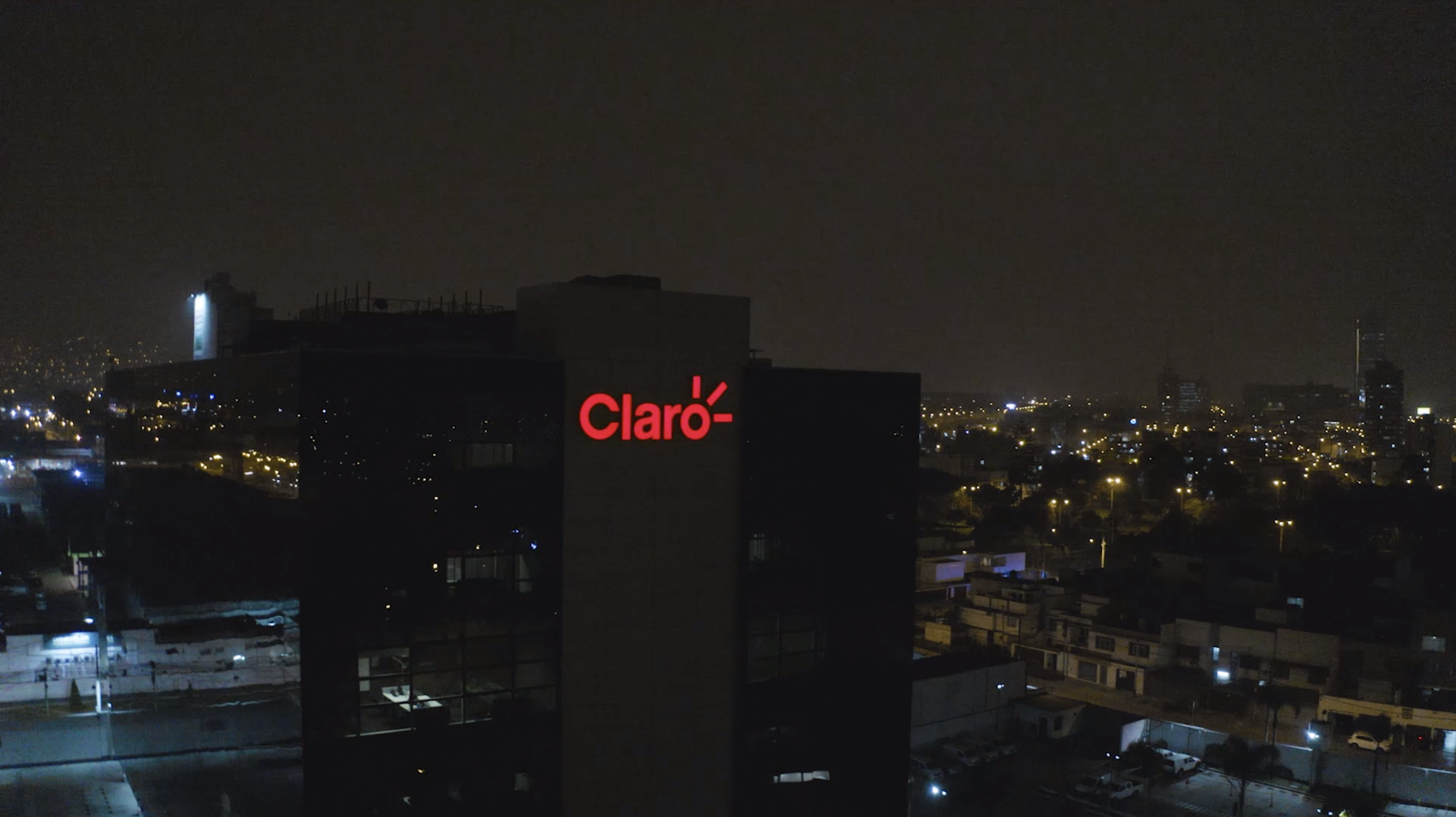Claro Perú apoya la Hora del Planeta 2025 y refuerza su compromiso ambiental
