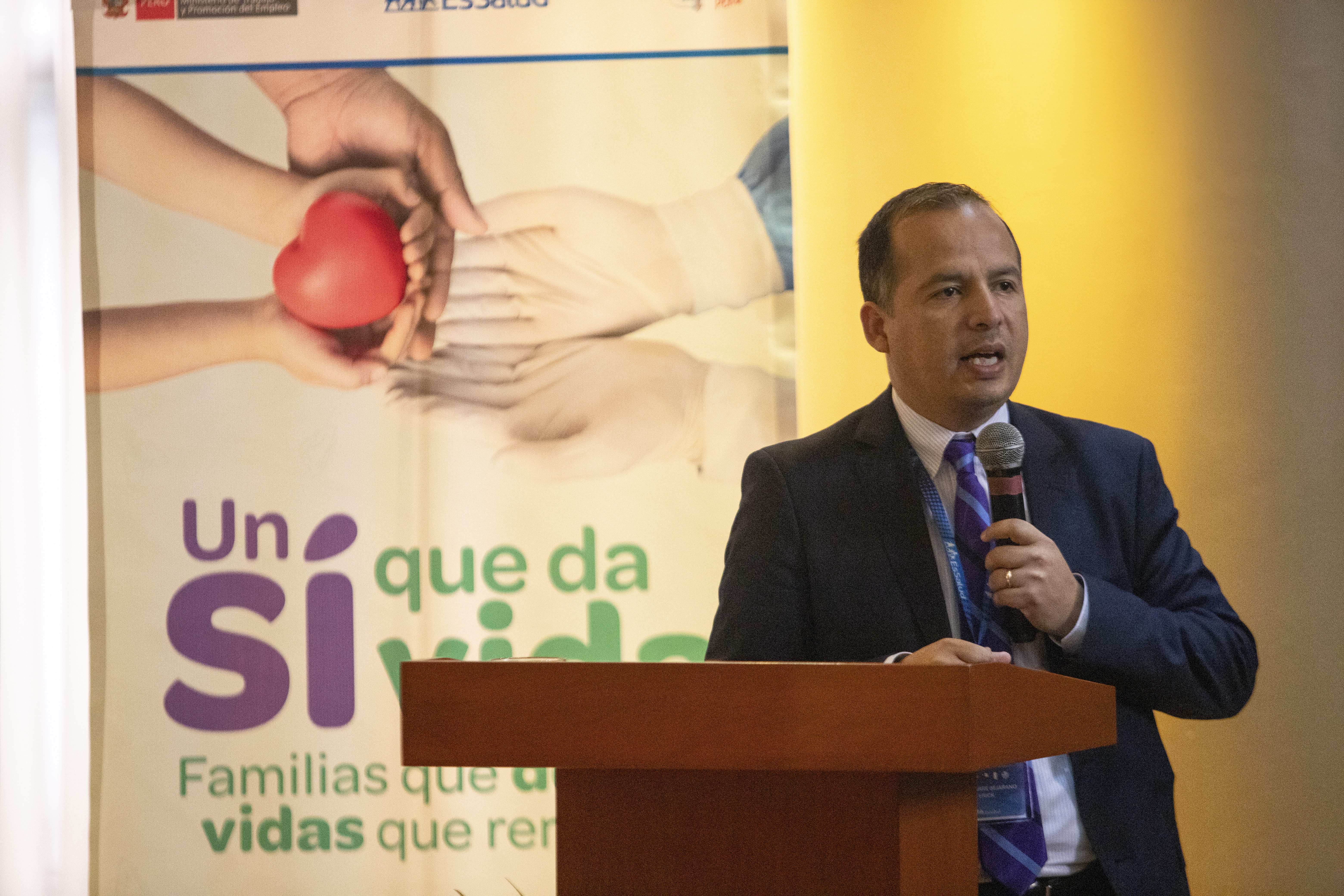 Especialistas peruanos y extranjeros fortalecen comunicación empática para promover la donación de órganos en curso de EsSalud