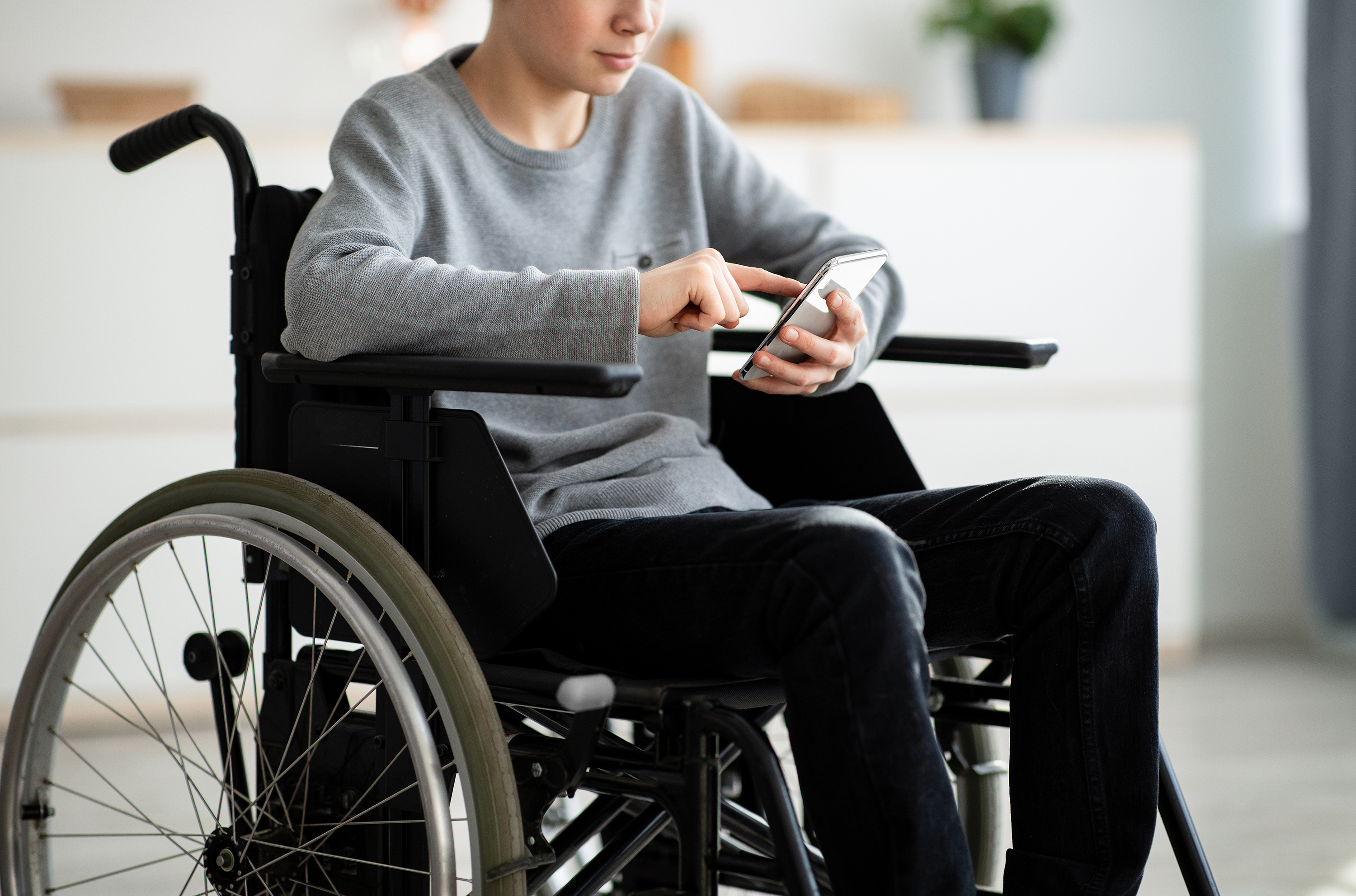 Esclerosis Múltiple: Qué es, cuáles son sus síntomas y la importancia de un manejo integral multidisciplinario