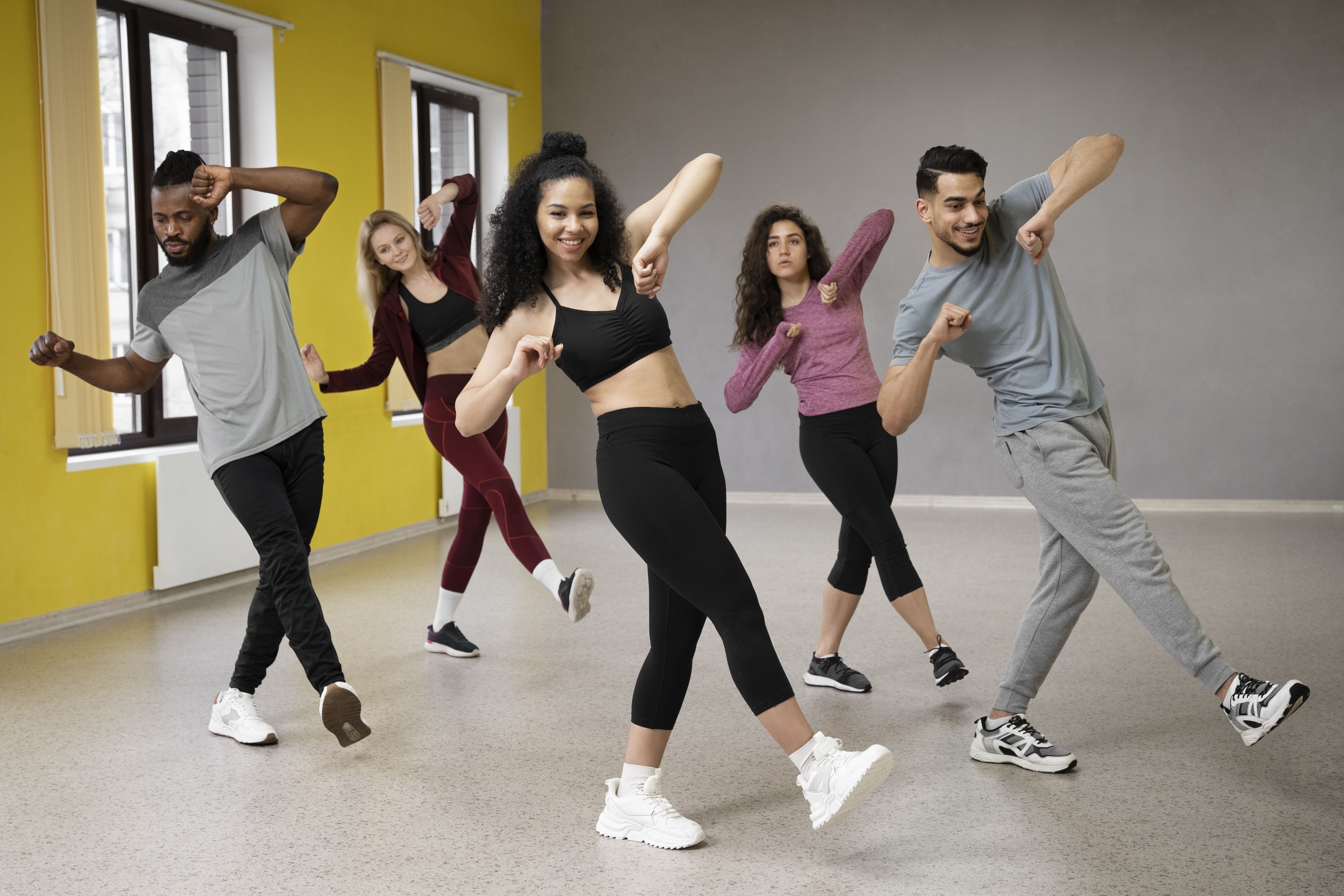 ¿Cuántas calorías puedes quemar haciendo baile fitness? Conoce los beneficios