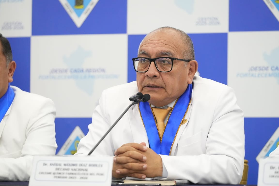 Colegio Químico Farmacéutico del Perú rechaza las funestas declaraciones del congresista Ernesto Bustamante contra sus agremiados.