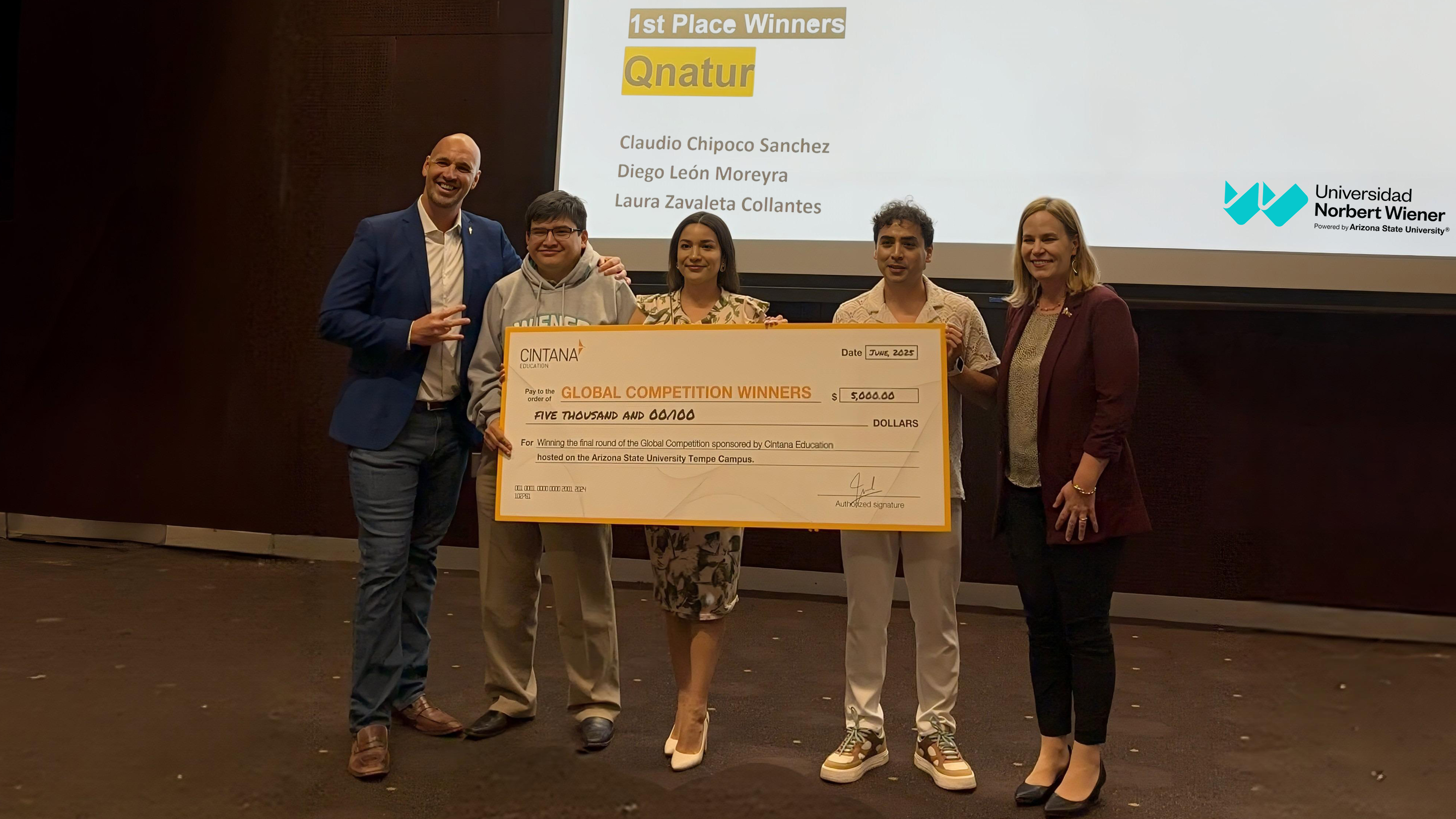 Universitarios peruanos triunfan en Estados Unidos con innovador jabón antiacné elaborado con residuos de quinua ayacuchana