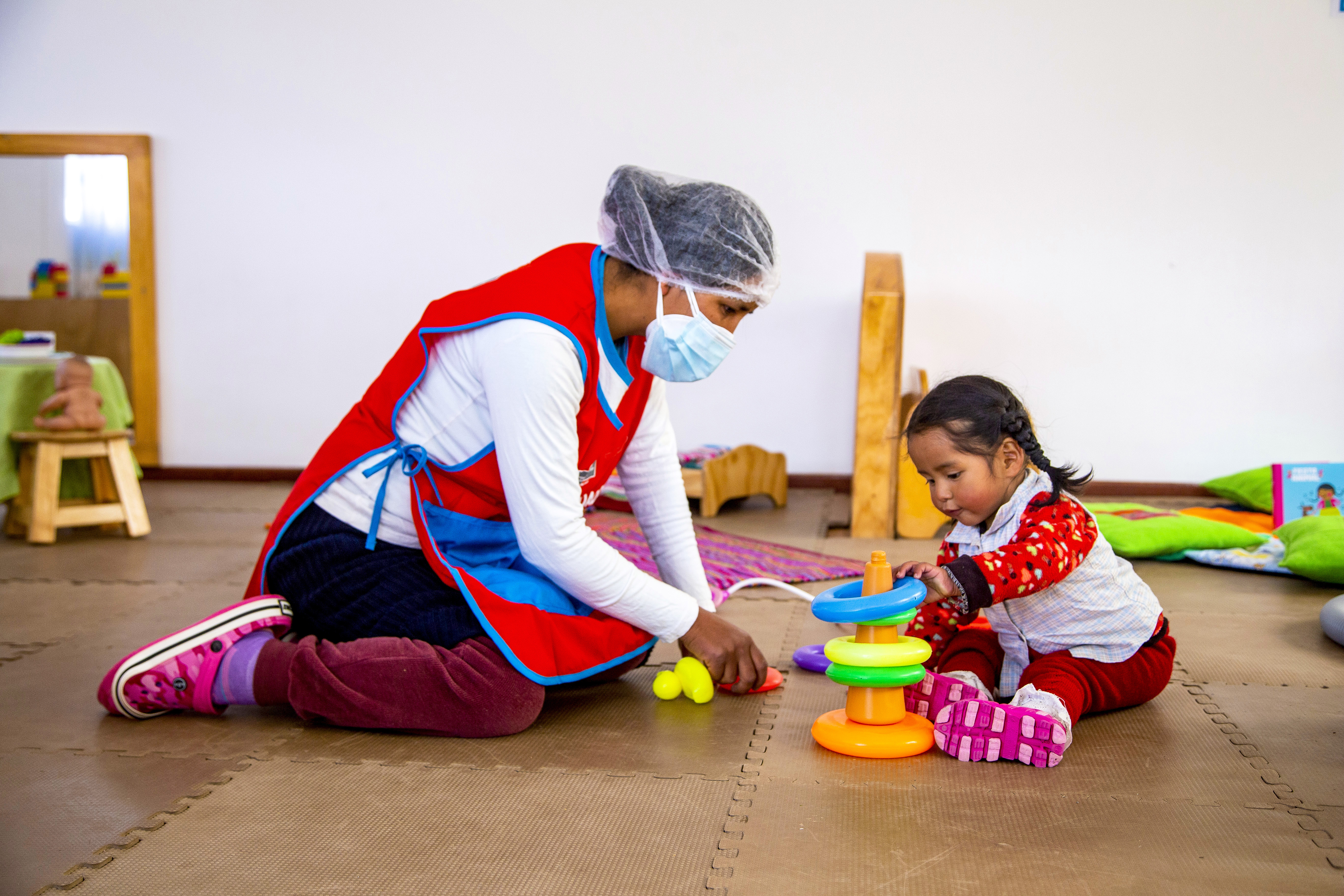 Consejos de Cuna Más: ¿Cómo apoyar a las niñas y niños mientras aprenden a regular sus emociones?