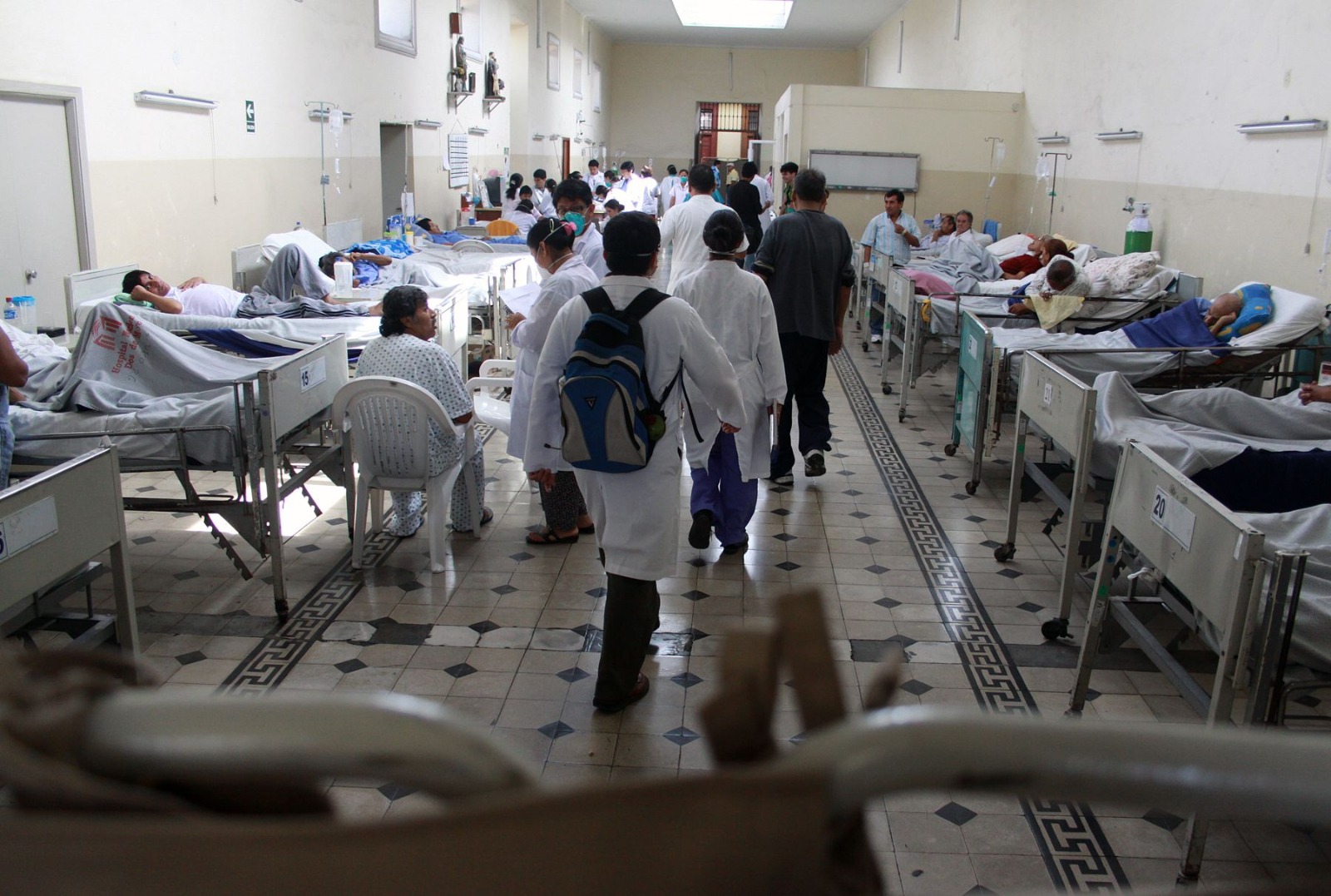 #ElFondoCierraLaBrecha: Asociaciones de pacientes reclaman ante colapso del sistema de salud peruano