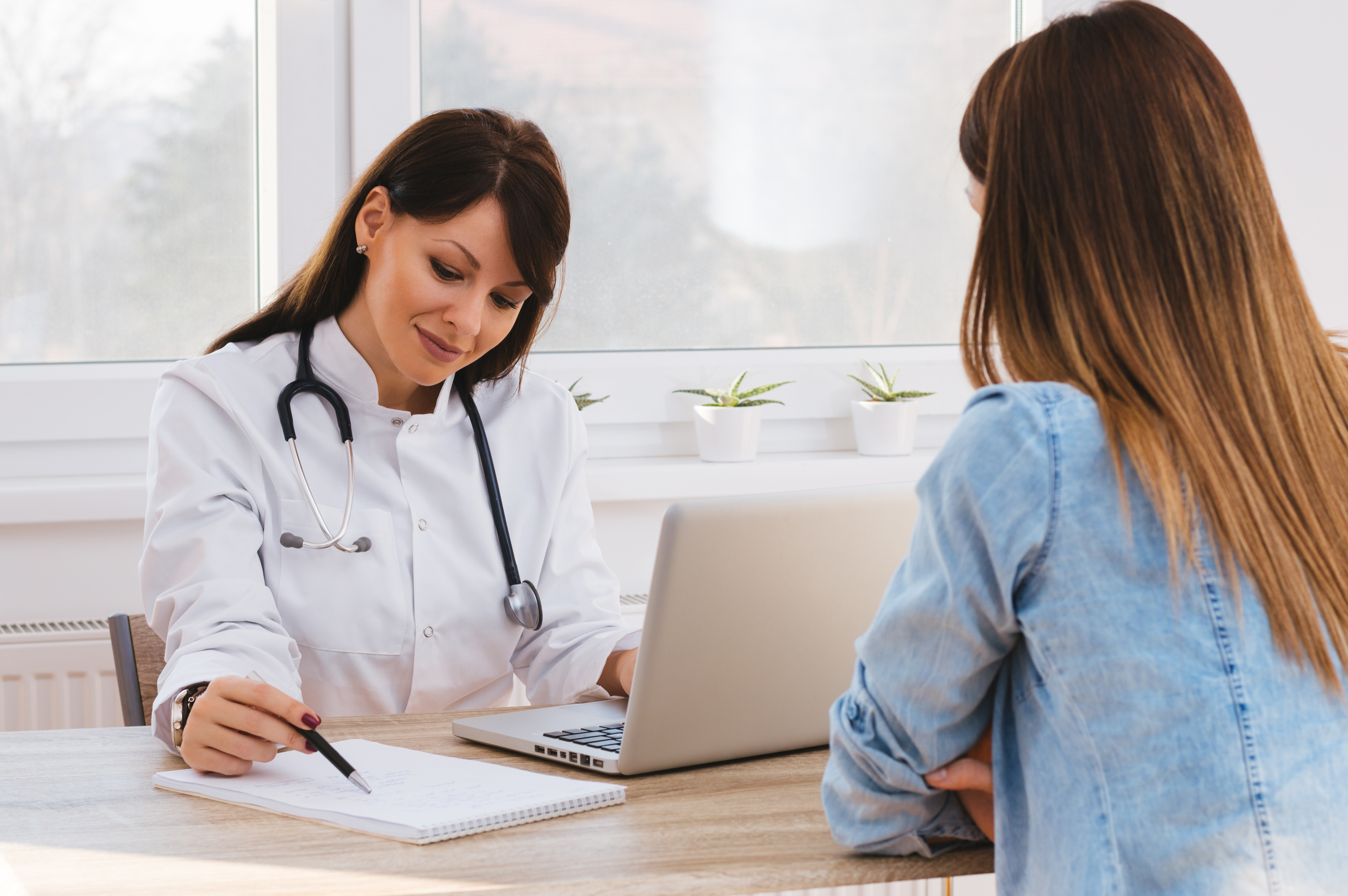 Colposcopía, una manera de prevenir y detectar el cáncer de cuello uterino a tiempo