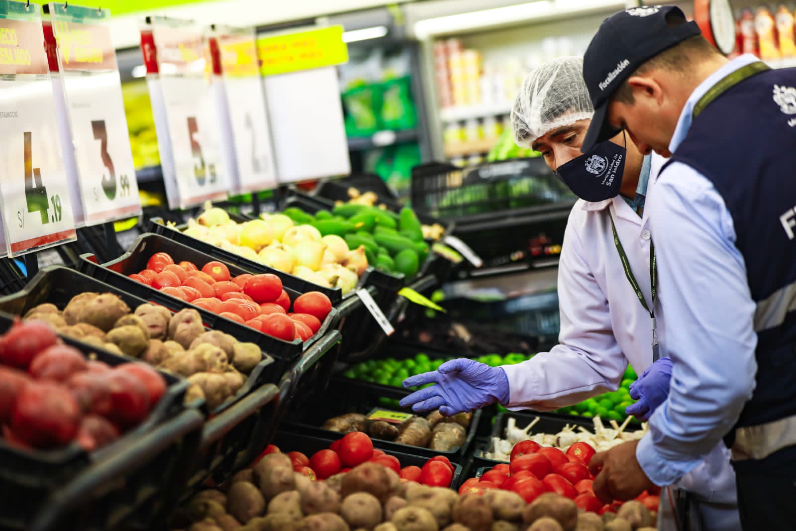 Consumir alimentos con pesticidas podría conllevar a alteraciones hormonales y un tipo de cáncer, advierte especialista .