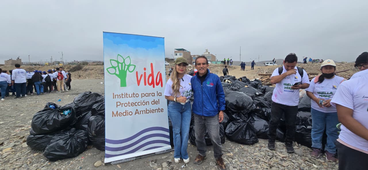 SE RECOGIERON MAS DE 6 TONELADAS EN LA PLAYA MARQUEZ DEL CALLAO, UNA DE LAS MÁS CONTAMINADAS DEL PERÚ.