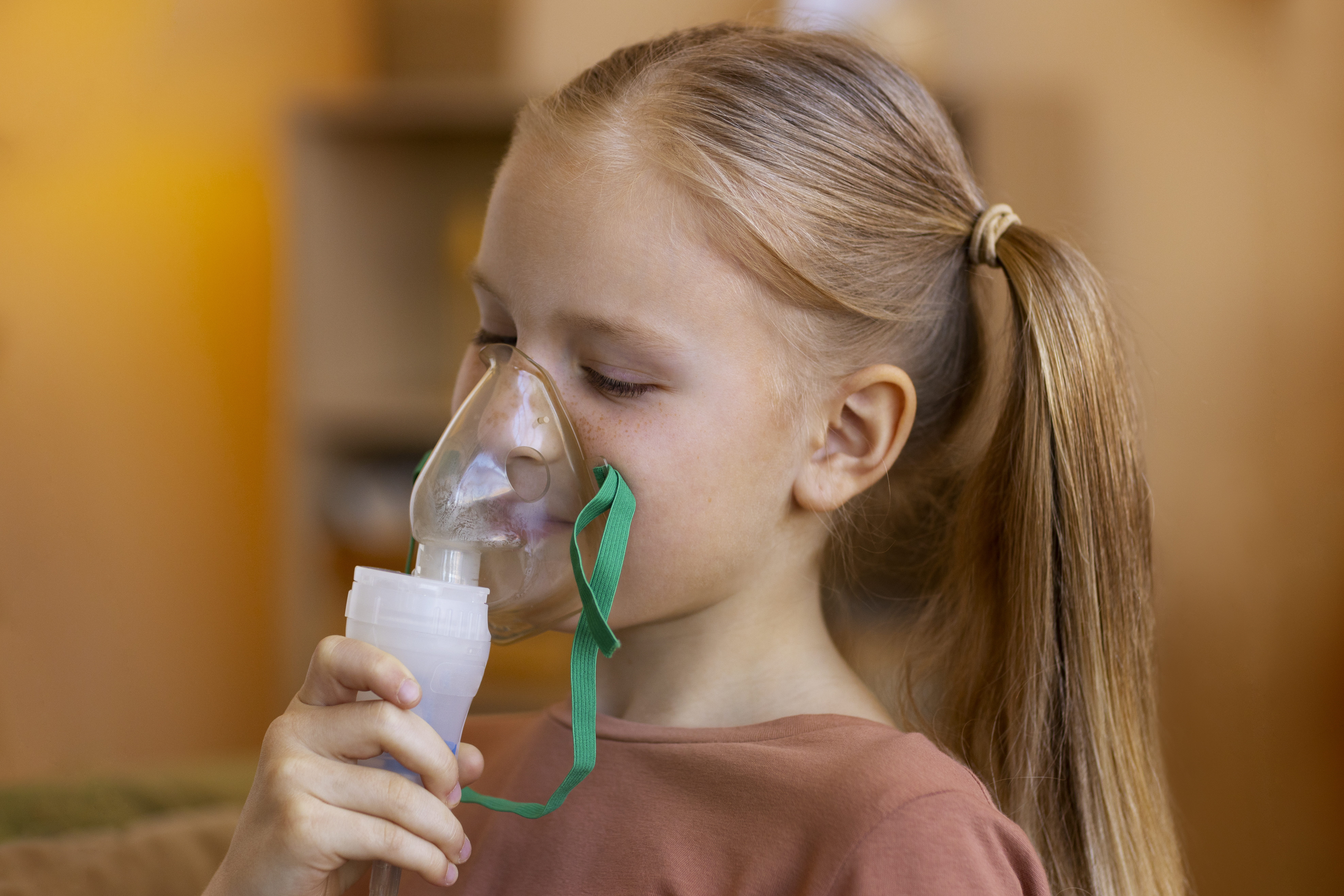 Cambio de clima eleva casos de asma y enfermedades respiratorias: ¿cómo prevenir complicaciones a tiempo?