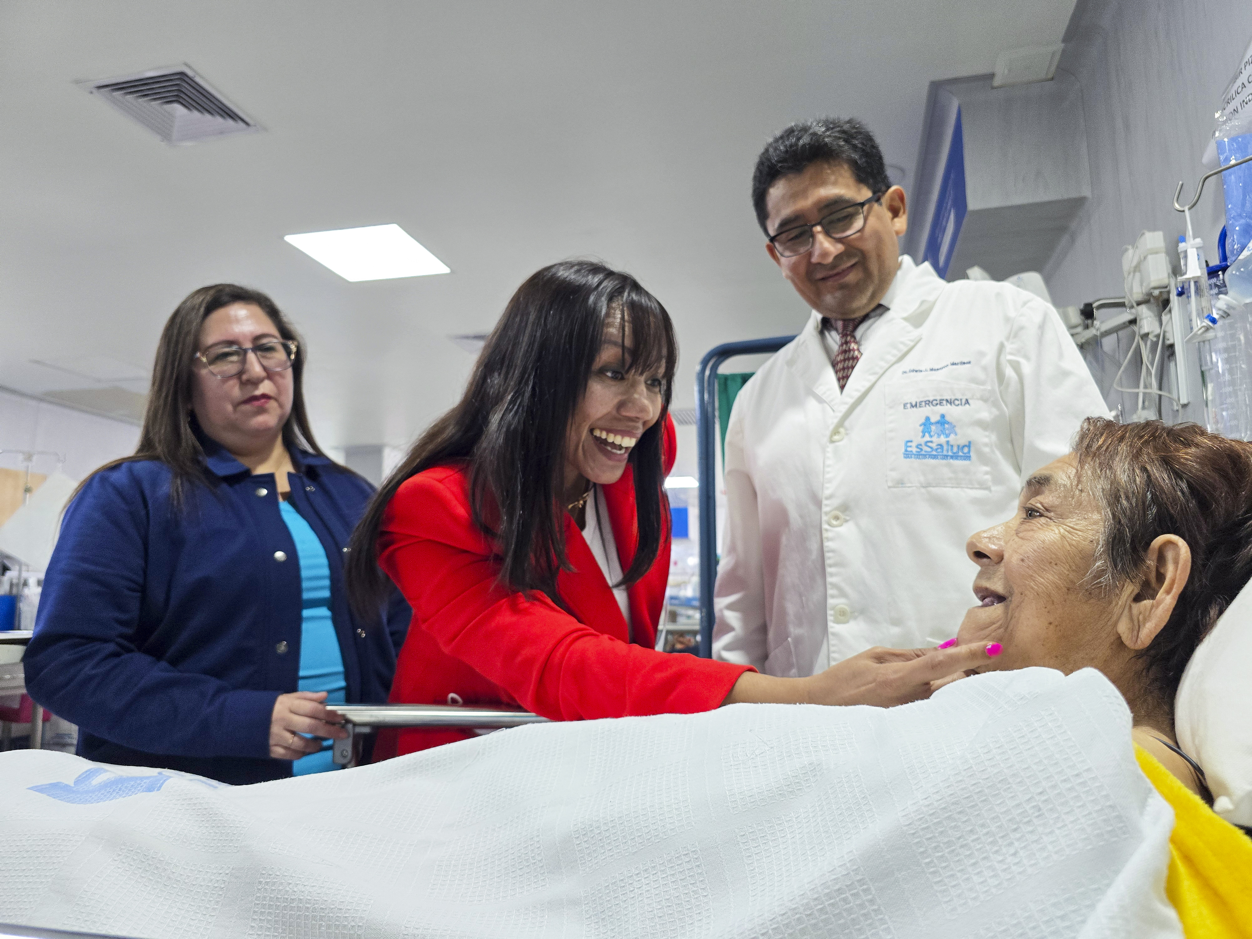 Día Mundial del Accidente Cerebrovascular: Atención rápida en EsSalud salvó a abuelita de 83 años que sufrió infarto cerebral